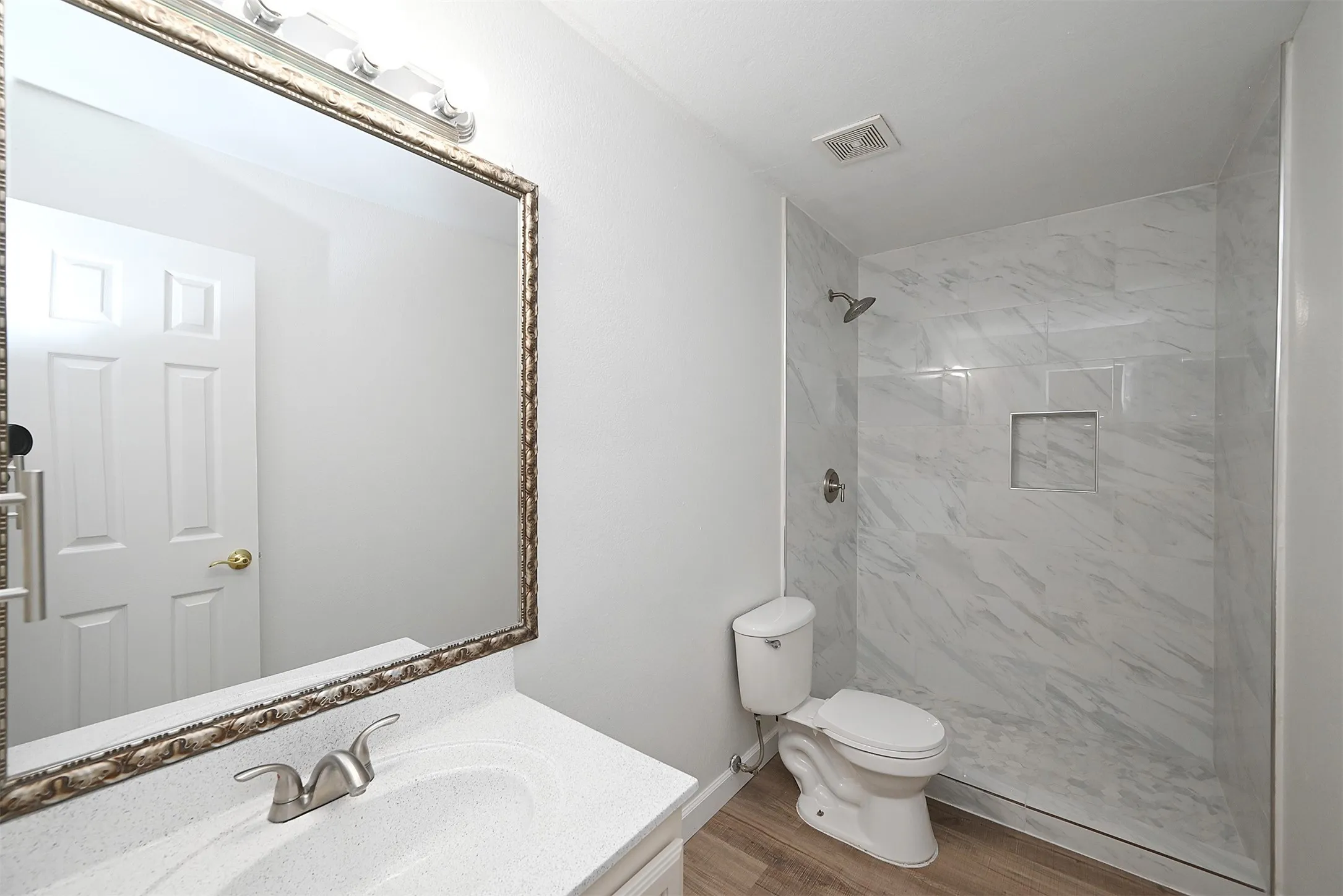 Single Family Residence For Sale in Dallas County , 10706 Gleneagles Lane, Rowlett, Texas 75089, 6 Bedroom, 3 Bathroom, 2 Garage spaces, 2,856 Sqft, built in 2001, mls#21338299, Real Estate Agent in Rowlett, Homes For Sale in Dallas county, Homes For Sale in Rowlett, Realtor in Rowlett Texas, Real Estate Brokerage Independent Realty Texas, Luminita Cordes Realtor