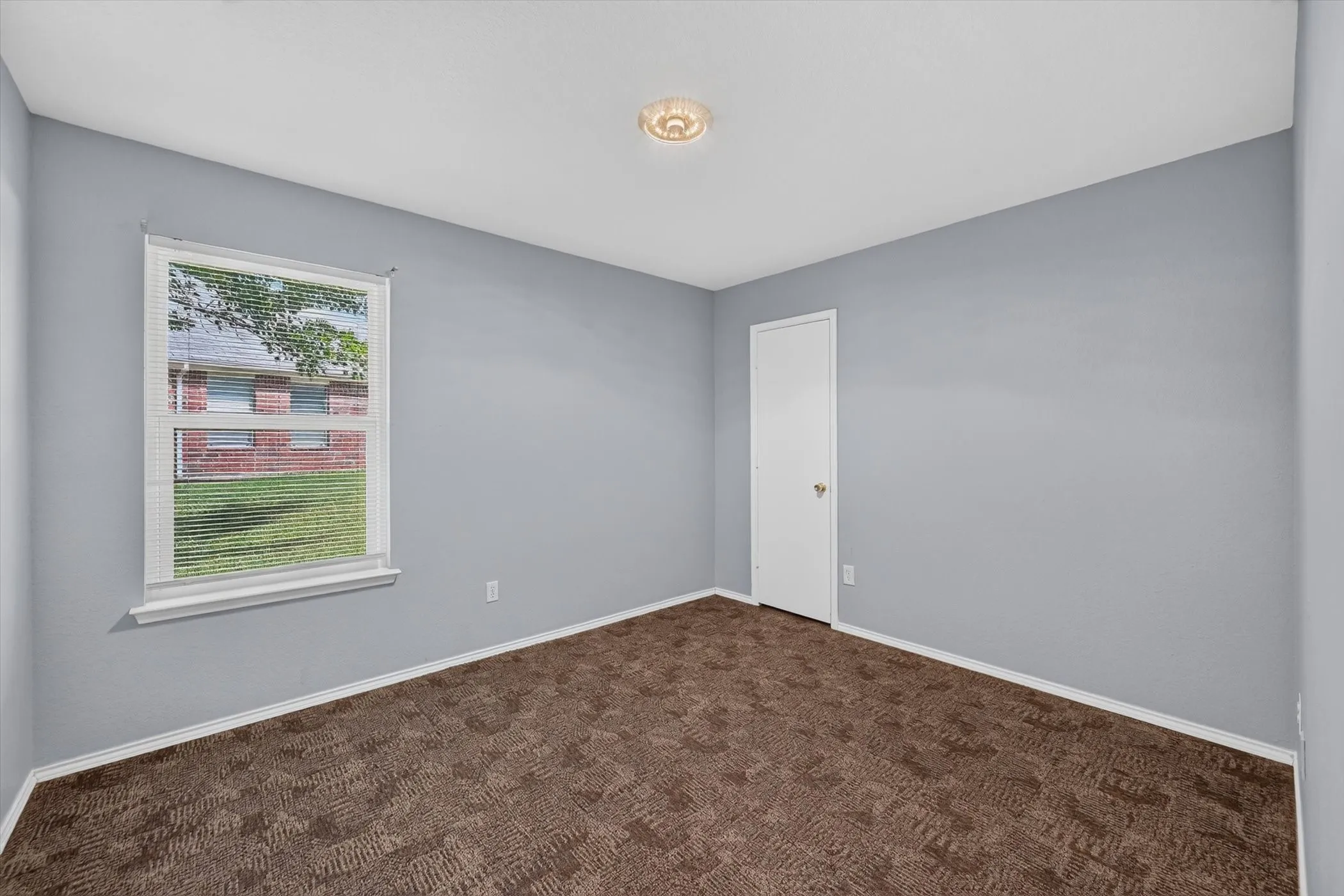 Single Family Residence For Sale in Tarrant County , 5440 Trout Creek Court, Watauga, Texas 76137, 3 Bedroom, 2 Bathroom, 2 Garage spaces, 1,852 Sqft, built in 2000, mls#21337035, Real Estate Agent in Watauga, Homes For Sale in Tarrant county, Homes For Sale in Watauga, Realtor in Watauga Texas, Real Estate Brokerage Independent Realty Texas, Luminita Cordes Realtor