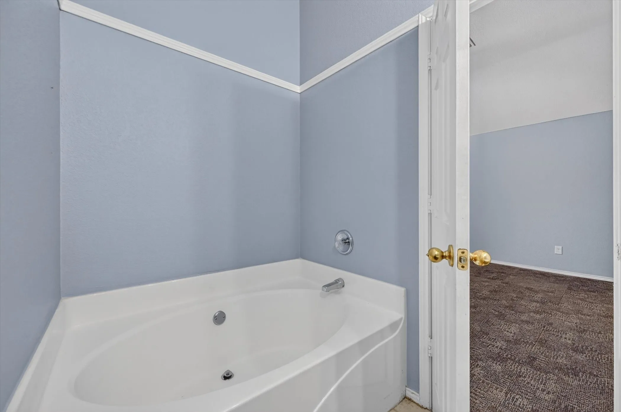 Single Family Residence For Sale in Tarrant County , 5440 Trout Creek Court, Watauga, Texas 76137, 3 Bedroom, 2 Bathroom, 2 Garage spaces, 1,852 Sqft, built in 2000, mls#21337035, Real Estate Agent in Watauga, Homes For Sale in Tarrant county, Homes For Sale in Watauga, Realtor in Watauga Texas, Real Estate Brokerage Independent Realty Texas, Luminita Cordes Realtor