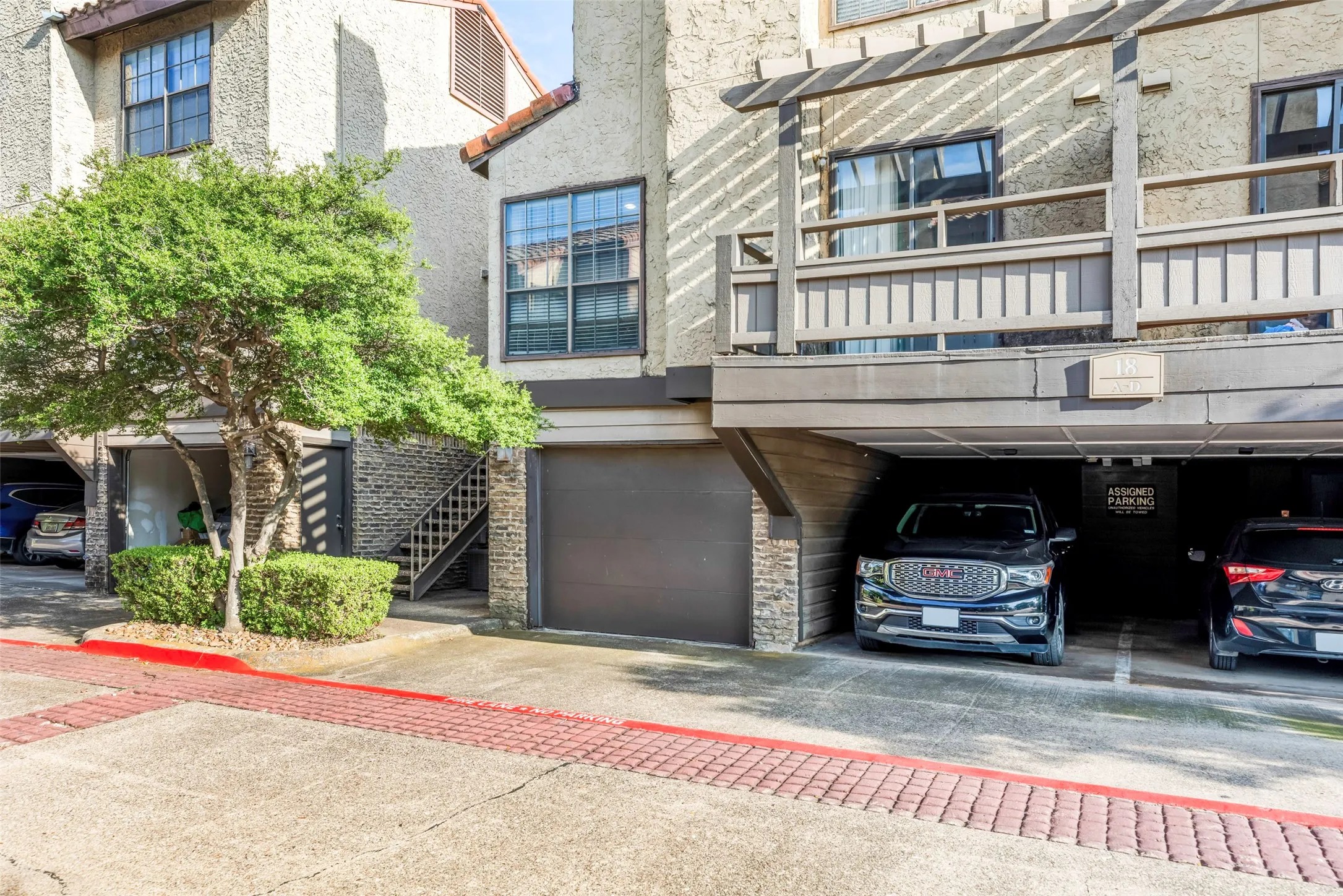 Condominium For Sale in Dallas County , 4800 Northway Drive 18A, Dallas, Texas 75206, 1 Bedroom, 2 Bathroom, 1 Garage spaces, 920 Sqft, built in 1981, mls#21338168, Real Estate Agent in Dallas, Homes For Sale in Dallas county, Homes For Sale in Dallas, Realtor in Dallas Texas, Real Estate Brokerage Independent Realty Texas, Luminita Cordes Realtor