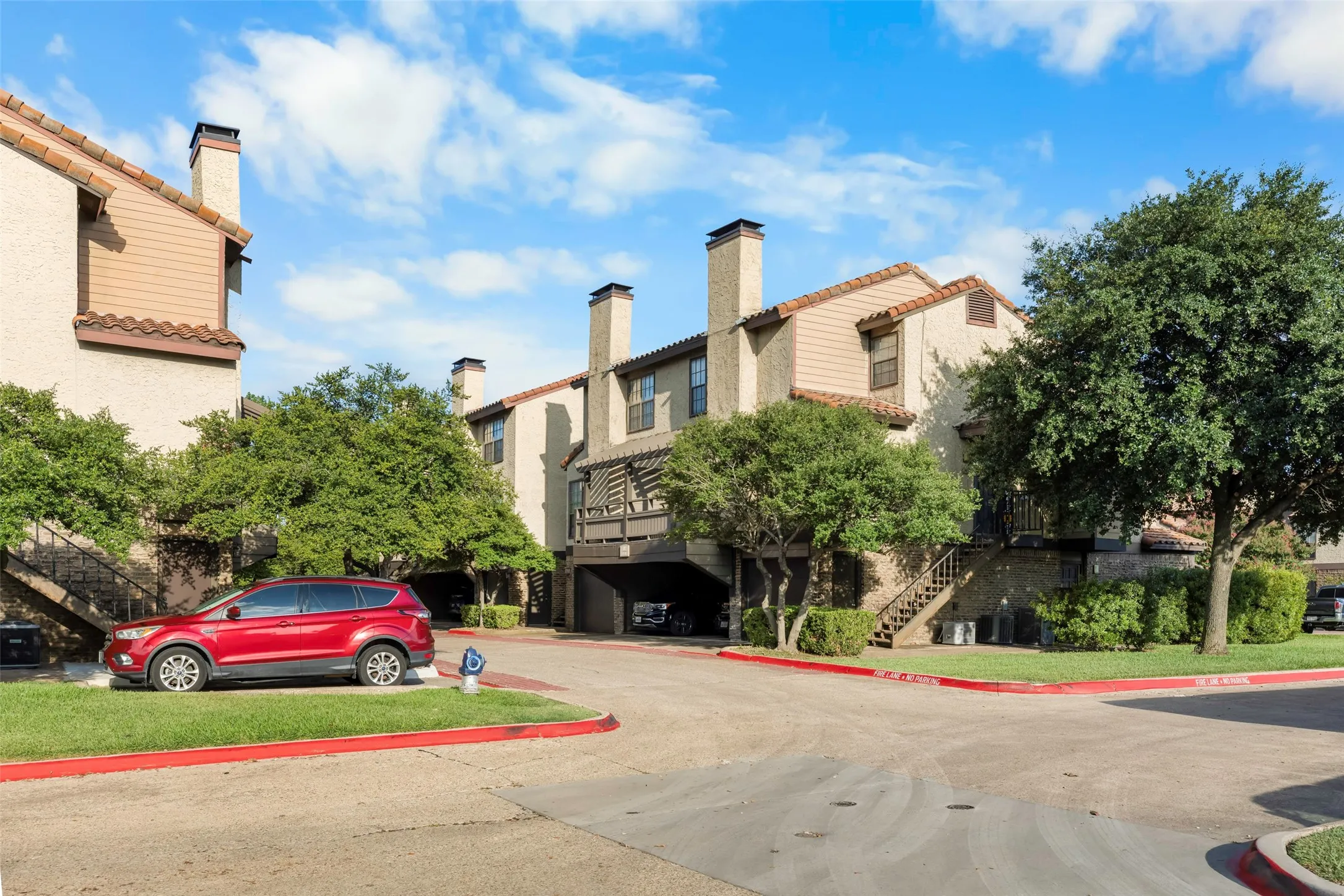 Condominium For Sale in Dallas County , 4800 Northway Drive 18A, Dallas, Texas 75206, 1 Bedroom, 2 Bathroom, 1 Garage spaces, 920 Sqft, built in 1981, mls#21338168, Real Estate Agent in Dallas, Homes For Sale in Dallas county, Homes For Sale in Dallas, Realtor in Dallas Texas, Real Estate Brokerage Independent Realty Texas, Luminita Cordes Realtor