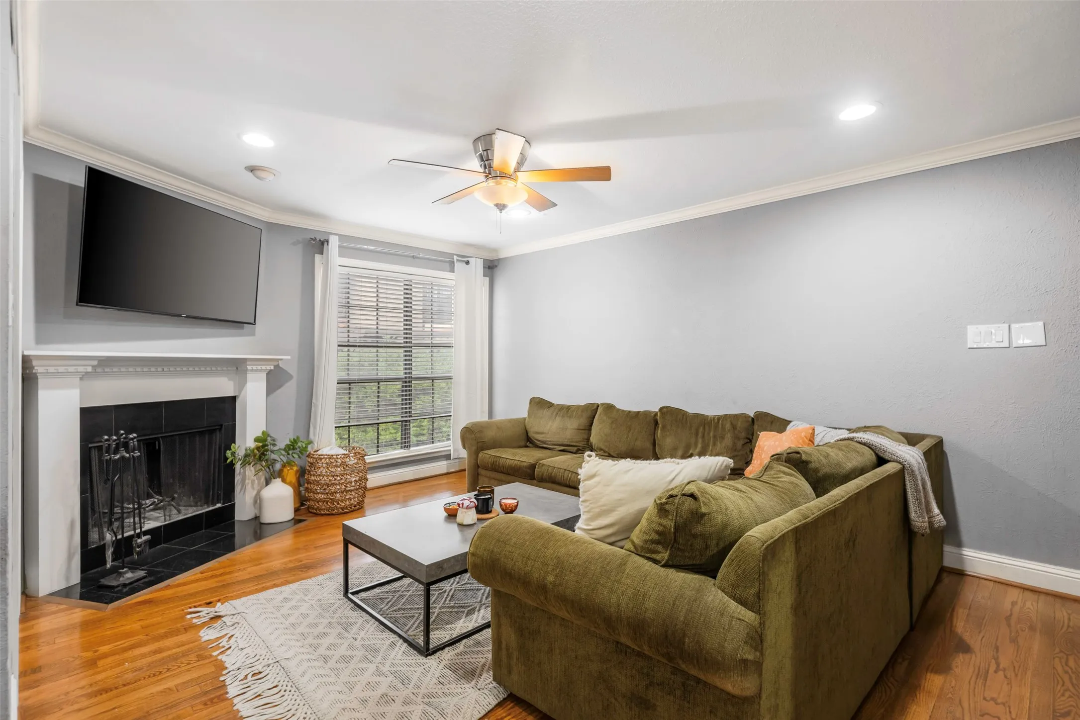 Condominium For Sale in Dallas County , 4800 Northway Drive 18A, Dallas, Texas 75206, 1 Bedroom, 2 Bathroom, 1 Garage spaces, 920 Sqft, built in 1981, mls#21338168, Real Estate Agent in Dallas, Homes For Sale in Dallas county, Homes For Sale in Dallas, Realtor in Dallas Texas, Real Estate Brokerage Independent Realty Texas, Luminita Cordes Realtor