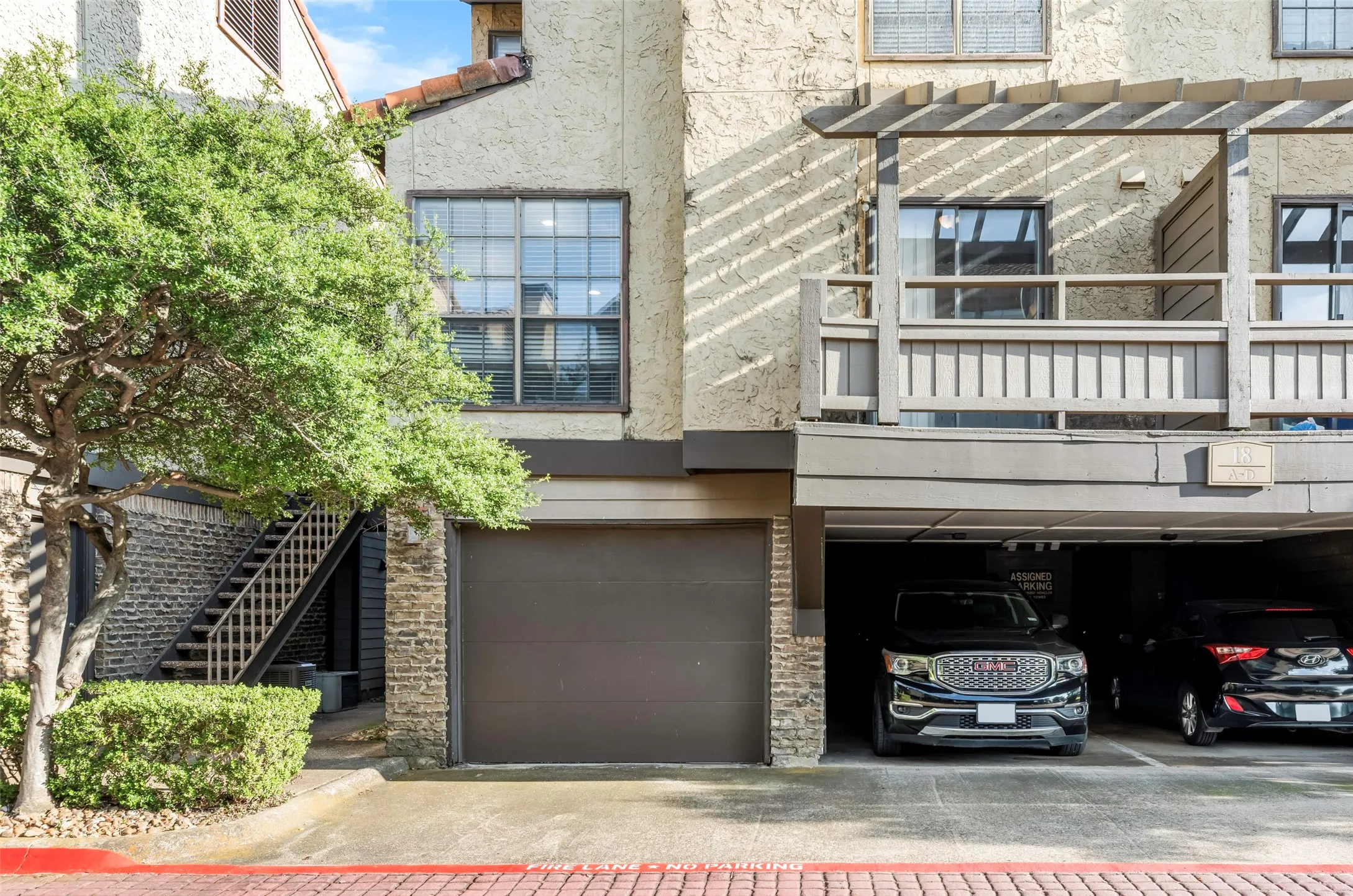 Condominium For Sale in Dallas County , 4800 Northway Drive 18A, Dallas, Texas 75206, 1 Bedroom, 2 Bathroom, 1 Garage spaces, 920 Sqft, built in 1981, mls#21338168, Real Estate Agent in Dallas, Homes For Sale in Dallas county, Homes For Sale in Dallas, Realtor in Dallas Texas, Real Estate Brokerage Independent Realty Texas, Luminita Cordes Realtor