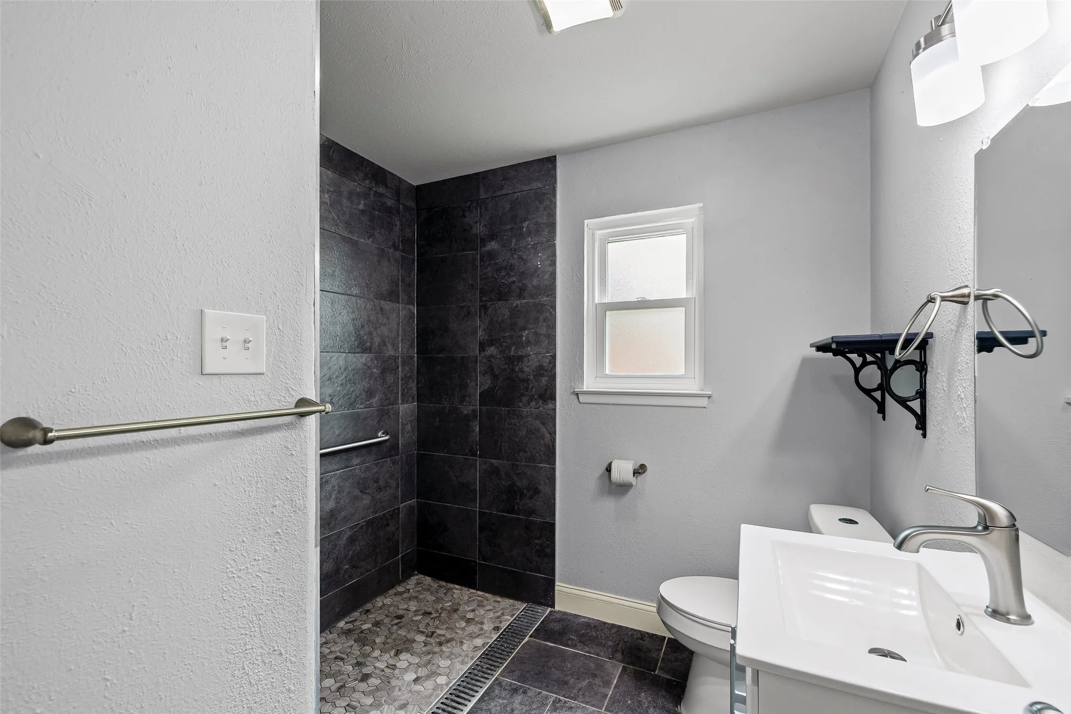 Fully updated bathroom.
