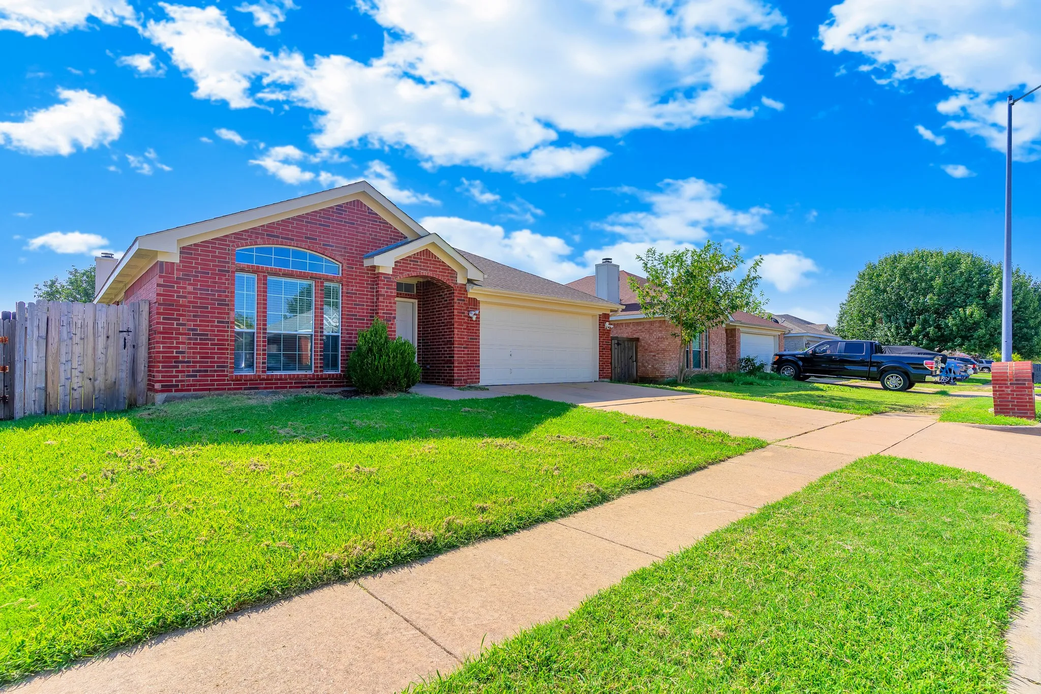 Single Family Residence For Rent in Tarrant County , 7321 Grass Valley Trail, Fort Worth, Texas 76123, 4 Bedroom, 2 Bathroom, 2 Garage spaces, 1,854 Sqft, built in 2003, mls#21330779, Real Estate Agent in Fort Worth, Homes For Rent in Tarrant county, Homes For Rent in Fort Worth, Realtor in Fort Worth Texas, Real Estate Brokerage Independent Realty Texas, Luminita Cordes Realtor