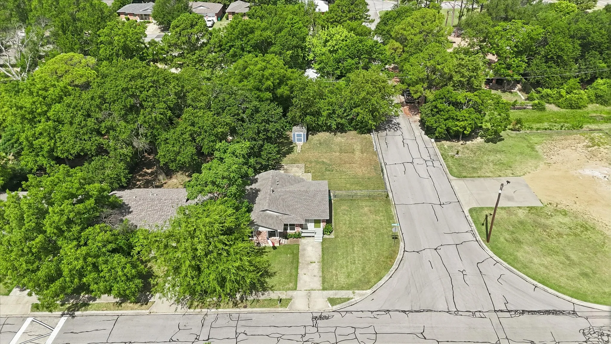 Single Family Residence For Sale in Denton County , 2017 Shawnee Street, Denton, Texas 76209, 4 Bedroom, 2 Bathroom, Garage spaces, 1,236 Sqft, built in 1956, mls#21337438, Real Estate Agent in Denton, Homes For Sale in Denton county, Homes For Sale in Denton, Realtor in Denton Texas, Real Estate Brokerage Independent Realty Texas, Luminita Cordes Realtor