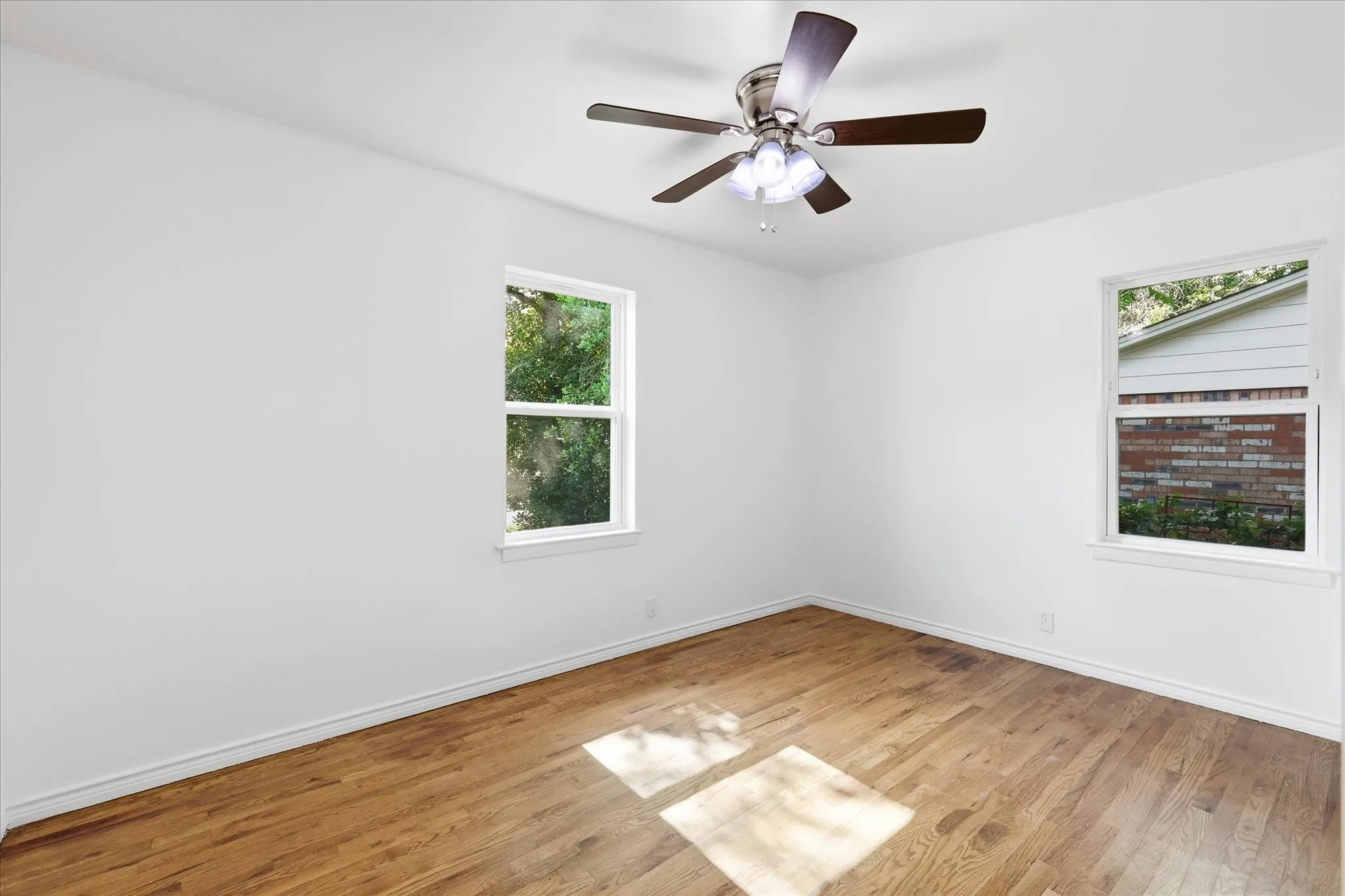 Single Family Residence For Sale in Denton County , 2017 Shawnee Street, Denton, Texas 76209, 4 Bedroom, 2 Bathroom, Garage spaces, 1,236 Sqft, built in 1956, mls#21337438, Real Estate Agent in Denton, Homes For Sale in Denton county, Homes For Sale in Denton, Realtor in Denton Texas, Real Estate Brokerage Independent Realty Texas, Luminita Cordes Realtor