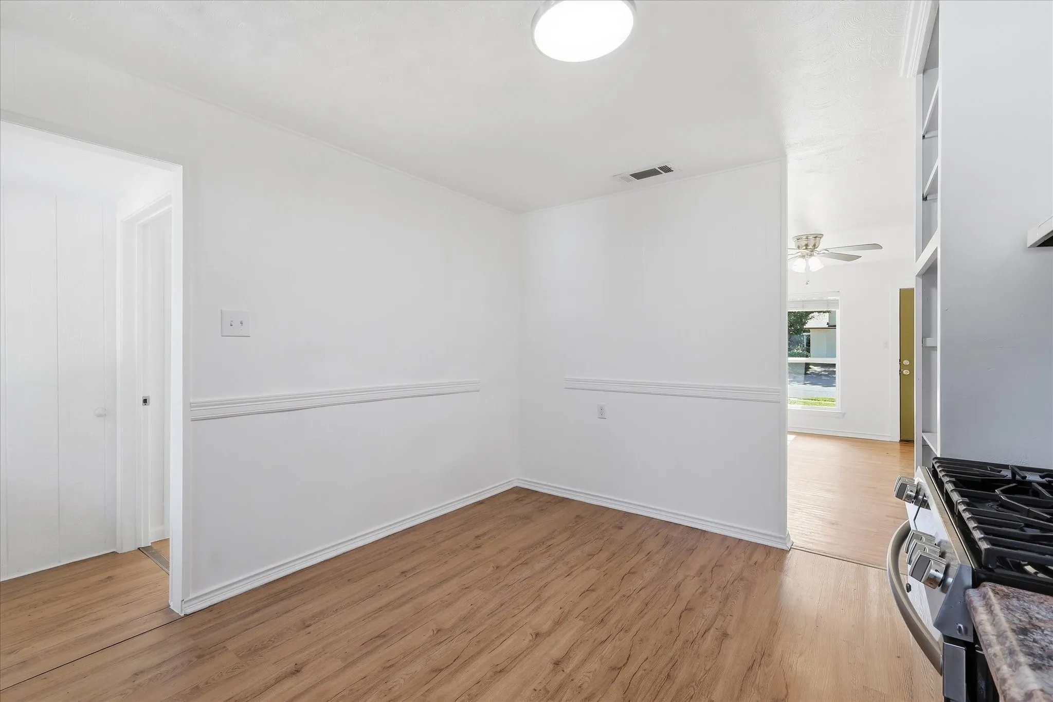 Single Family Residence For Sale in Denton County , 2017 Shawnee Street, Denton, Texas 76209, 4 Bedroom, 2 Bathroom, Garage spaces, 1,236 Sqft, built in 1956, mls#21337438, Real Estate Agent in Denton, Homes For Sale in Denton county, Homes For Sale in Denton, Realtor in Denton Texas, Real Estate Brokerage Independent Realty Texas, Luminita Cordes Realtor