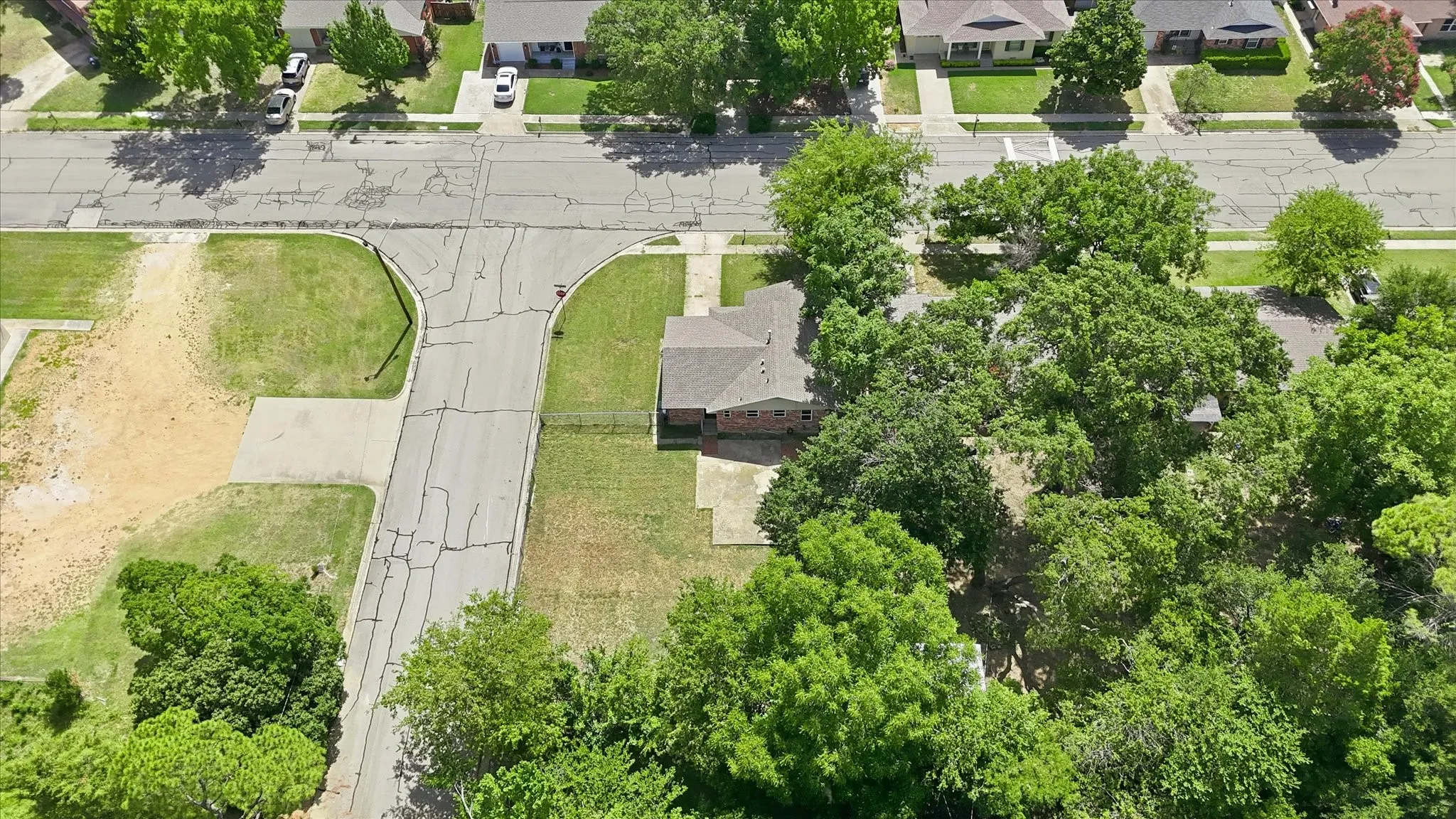 Single Family Residence For Sale in Denton County , 2017 Shawnee Street, Denton, Texas 76209, 4 Bedroom, 2 Bathroom, Garage spaces, 1,236 Sqft, built in 1956, mls#21337438, Real Estate Agent in Denton, Homes For Sale in Denton county, Homes For Sale in Denton, Realtor in Denton Texas, Real Estate Brokerage Independent Realty Texas, Luminita Cordes Realtor