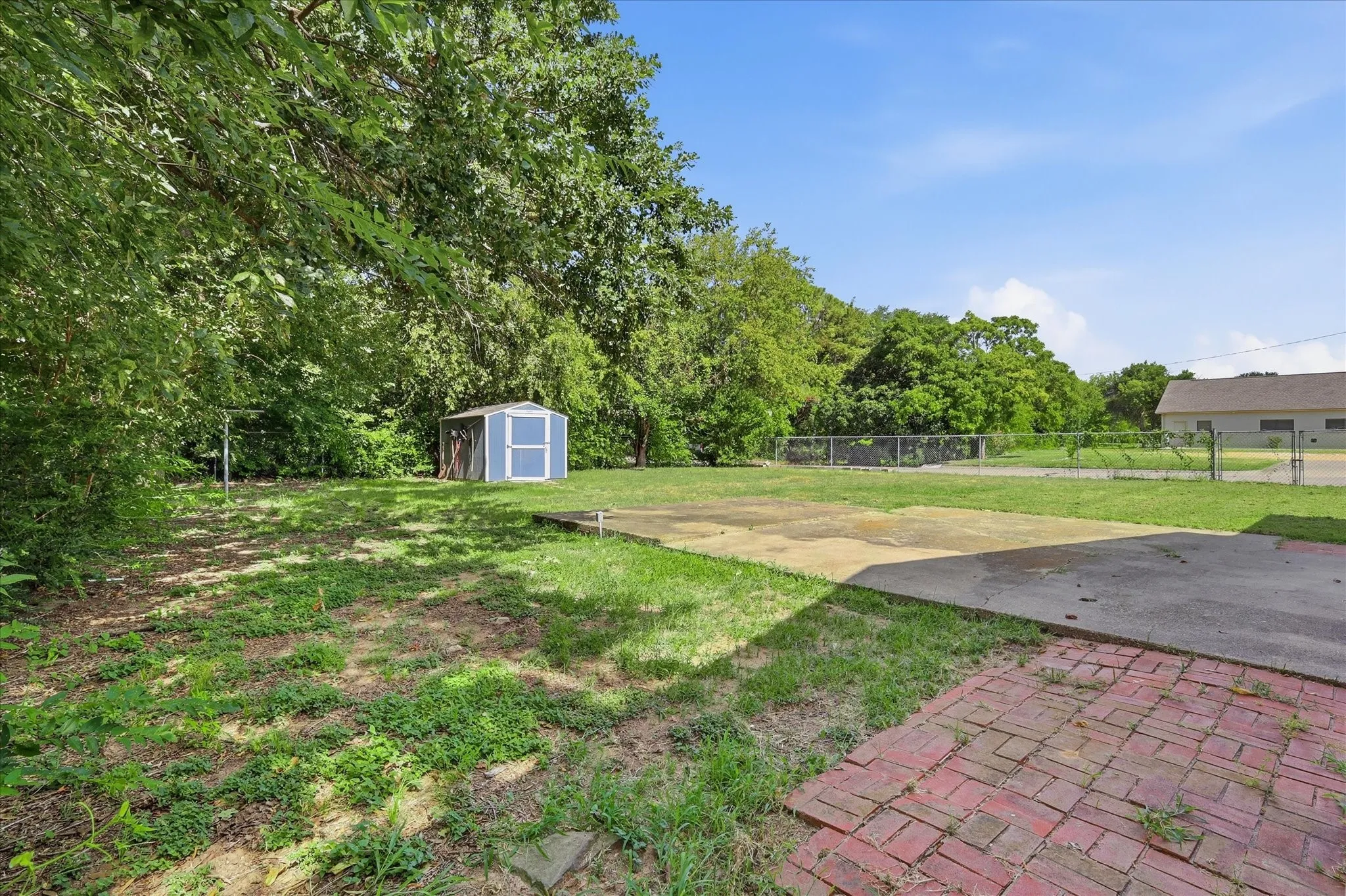 Single Family Residence For Sale in Denton County , 2017 Shawnee Street, Denton, Texas 76209, 4 Bedroom, 2 Bathroom, Garage spaces, 1,236 Sqft, built in 1956, mls#21337438, Real Estate Agent in Denton, Homes For Sale in Denton county, Homes For Sale in Denton, Realtor in Denton Texas, Real Estate Brokerage Independent Realty Texas, Luminita Cordes Realtor