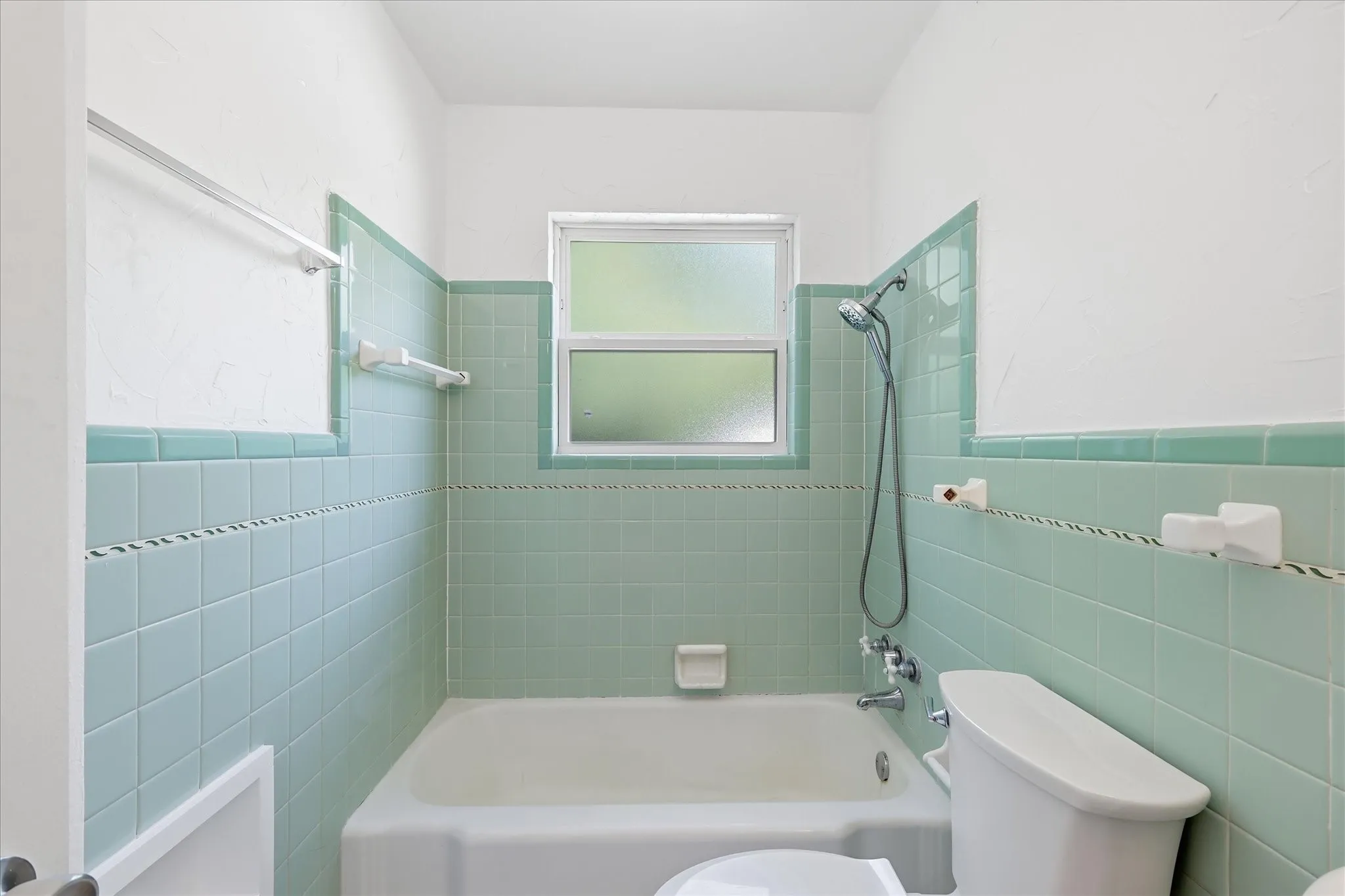 Single Family Residence For Sale in Denton County , 2017 Shawnee Street, Denton, Texas 76209, 4 Bedroom, 2 Bathroom, Garage spaces, 1,236 Sqft, built in 1956, mls#21337438, Real Estate Agent in Denton, Homes For Sale in Denton county, Homes For Sale in Denton, Realtor in Denton Texas, Real Estate Brokerage Independent Realty Texas, Luminita Cordes Realtor