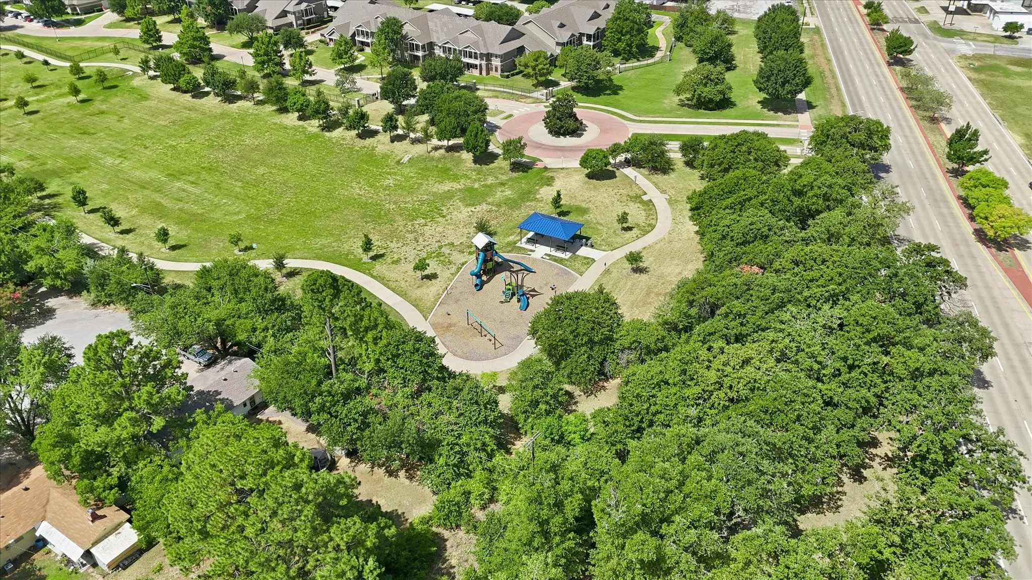 Single Family Residence For Sale in Denton County , 2017 Shawnee Street, Denton, Texas 76209, 4 Bedroom, 2 Bathroom, Garage spaces, 1,236 Sqft, built in 1956, mls#21337438, Real Estate Agent in Denton, Homes For Sale in Denton county, Homes For Sale in Denton, Realtor in Denton Texas, Real Estate Brokerage Independent Realty Texas, Luminita Cordes Realtor