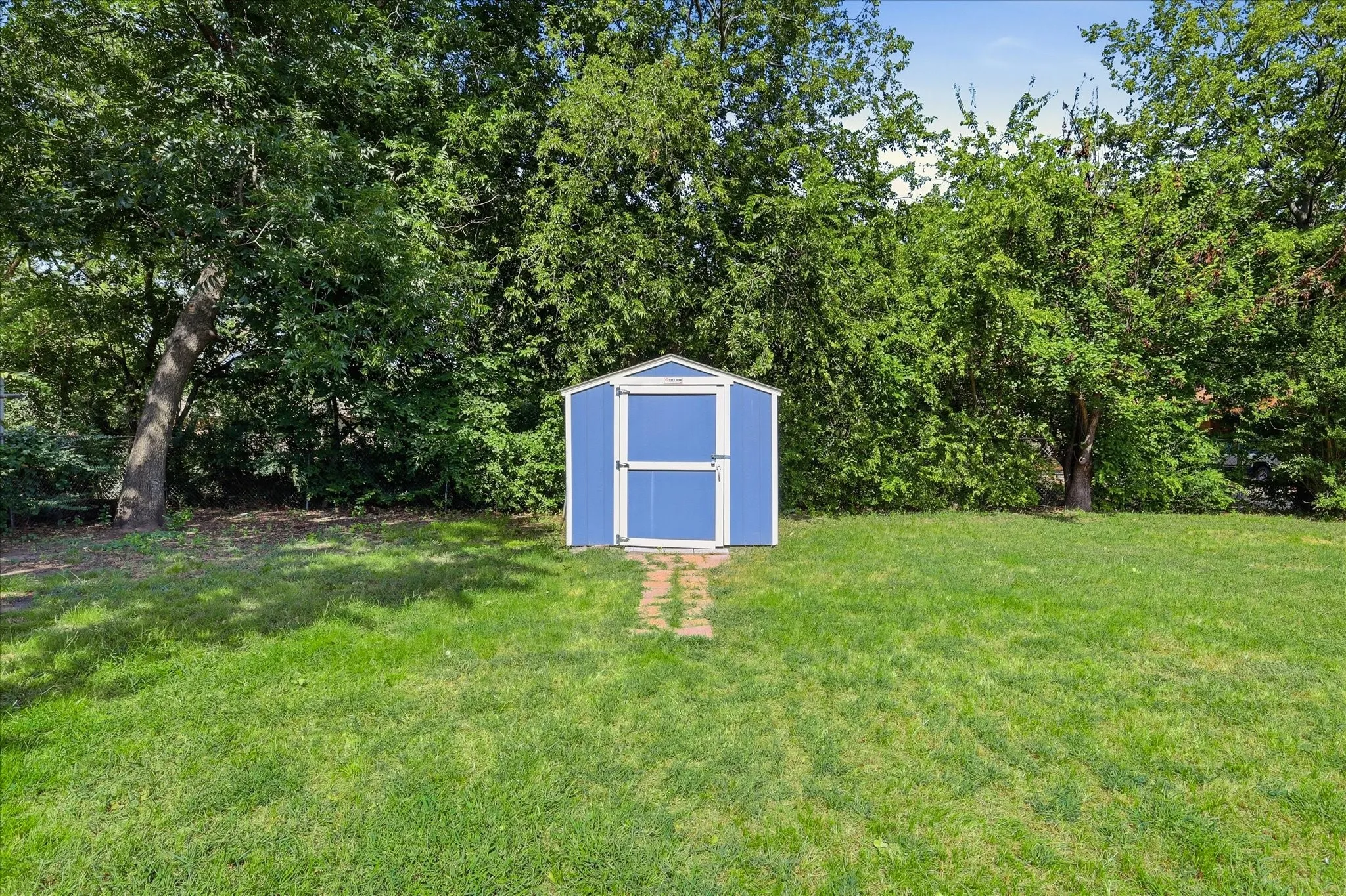 Single Family Residence For Sale in Denton County , 2017 Shawnee Street, Denton, Texas 76209, 4 Bedroom, 2 Bathroom, Garage spaces, 1,236 Sqft, built in 1956, mls#21337438, Real Estate Agent in Denton, Homes For Sale in Denton county, Homes For Sale in Denton, Realtor in Denton Texas, Real Estate Brokerage Independent Realty Texas, Luminita Cordes Realtor