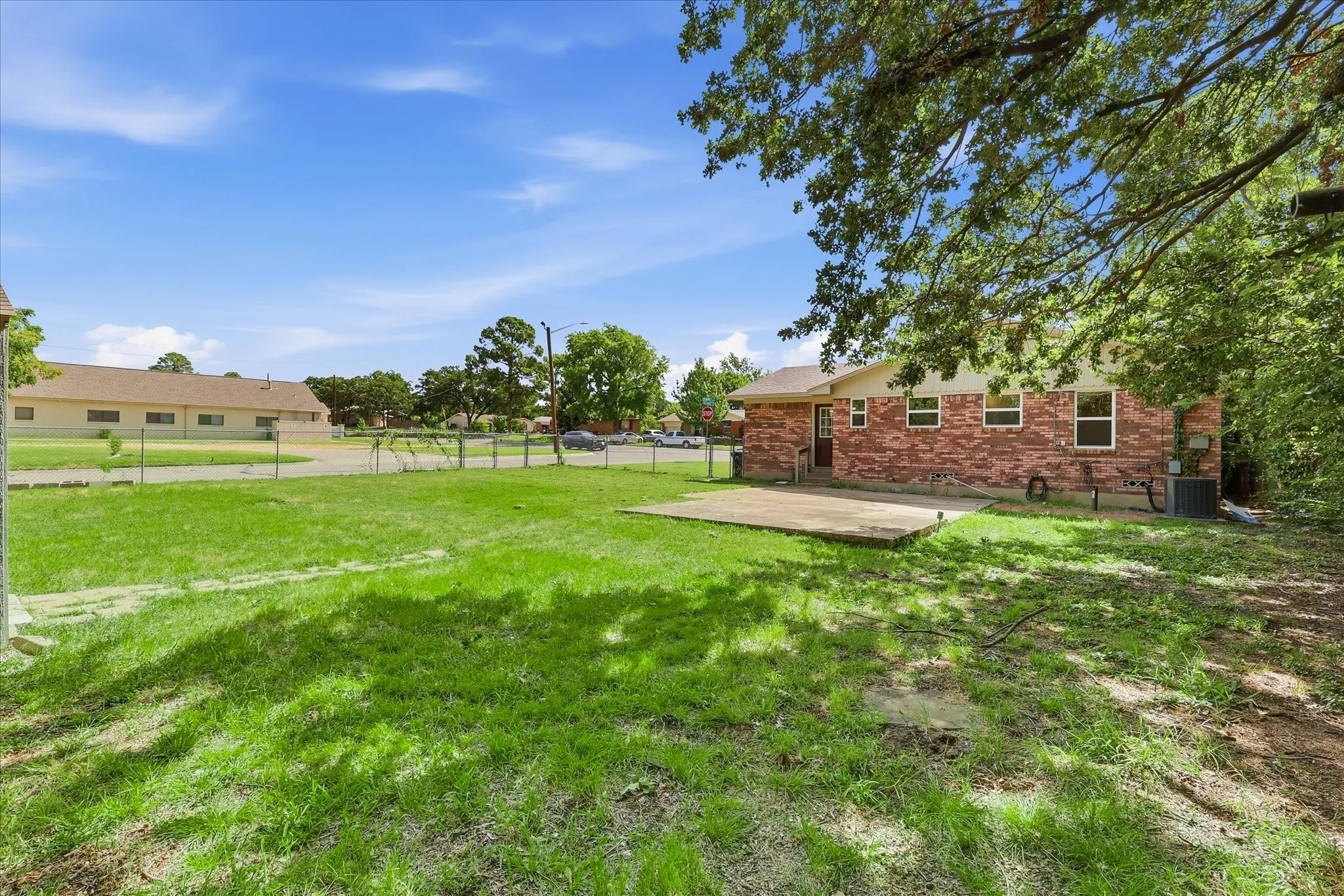 Single Family Residence For Sale in Denton County , 2017 Shawnee Street, Denton, Texas 76209, 4 Bedroom, 2 Bathroom, Garage spaces, 1,236 Sqft, built in 1956, mls#21337438, Real Estate Agent in Denton, Homes For Sale in Denton county, Homes For Sale in Denton, Realtor in Denton Texas, Real Estate Brokerage Independent Realty Texas, Luminita Cordes Realtor