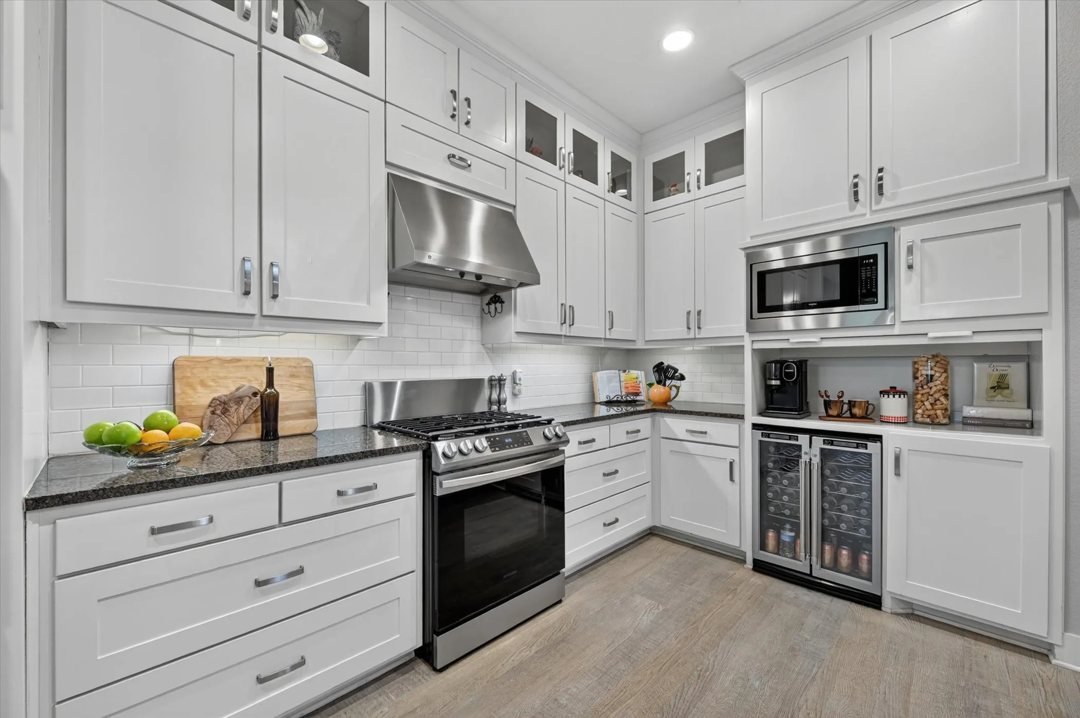 Single Family Residence For Sale in Denton County , 4009 Andrew Avenue, Denton, Texas 76210, 4 Bedroom, 3 Bathroom, 3 Garage spaces, 2,843 Sqft, built in 2005, mls#21322956, Real Estate Agent in Denton, Homes For Sale in Denton county, Homes For Sale in Denton, Realtor in Denton Texas, Real Estate Brokerage Independent Realty Texas, Luminita Cordes Realtor