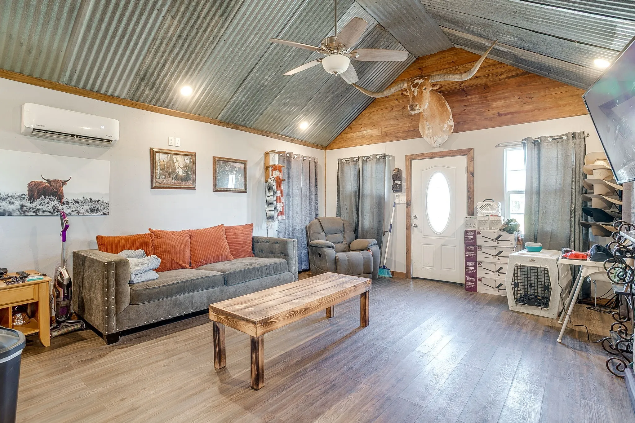 Farm For Sale in Parker County , 207 Trails End, Poolville, Texas 76487, 3 Bedrooms, 3 Bathrooms, Garage spaces, 2,208 Sqft, built in 1987, Price $950,000, mls#21335275, Real Estate Agent in Poolville, Homes For Sale in Parker county, Homes For Sale in Poolville, Realtor in Poolville Texas, Real Estate Brokerage Independent Realty Texas, Luminita Cordes Realtor