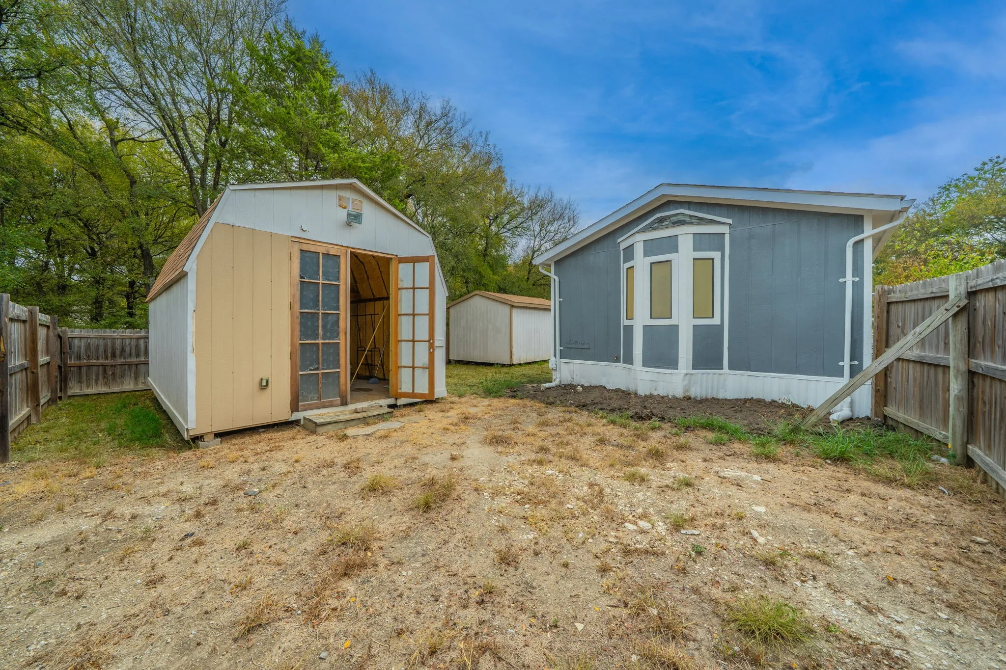 Mobile Home For Sale in Ellis County , 1027 Glen Brook Drive, Pecan Hill, Texas 75165, 3 Bedroom, 2 Bathroom, Garage spaces, 1,440 Sqft, built in 1990, mls#21327854, Real Estate Agent in Pecan Hill, Homes For Sale in Ellis county, Homes For Sale in Pecan Hill, Realtor in Pecan Hill Texas, Real Estate Brokerage Independent Realty Texas, Luminita Cordes Realtor