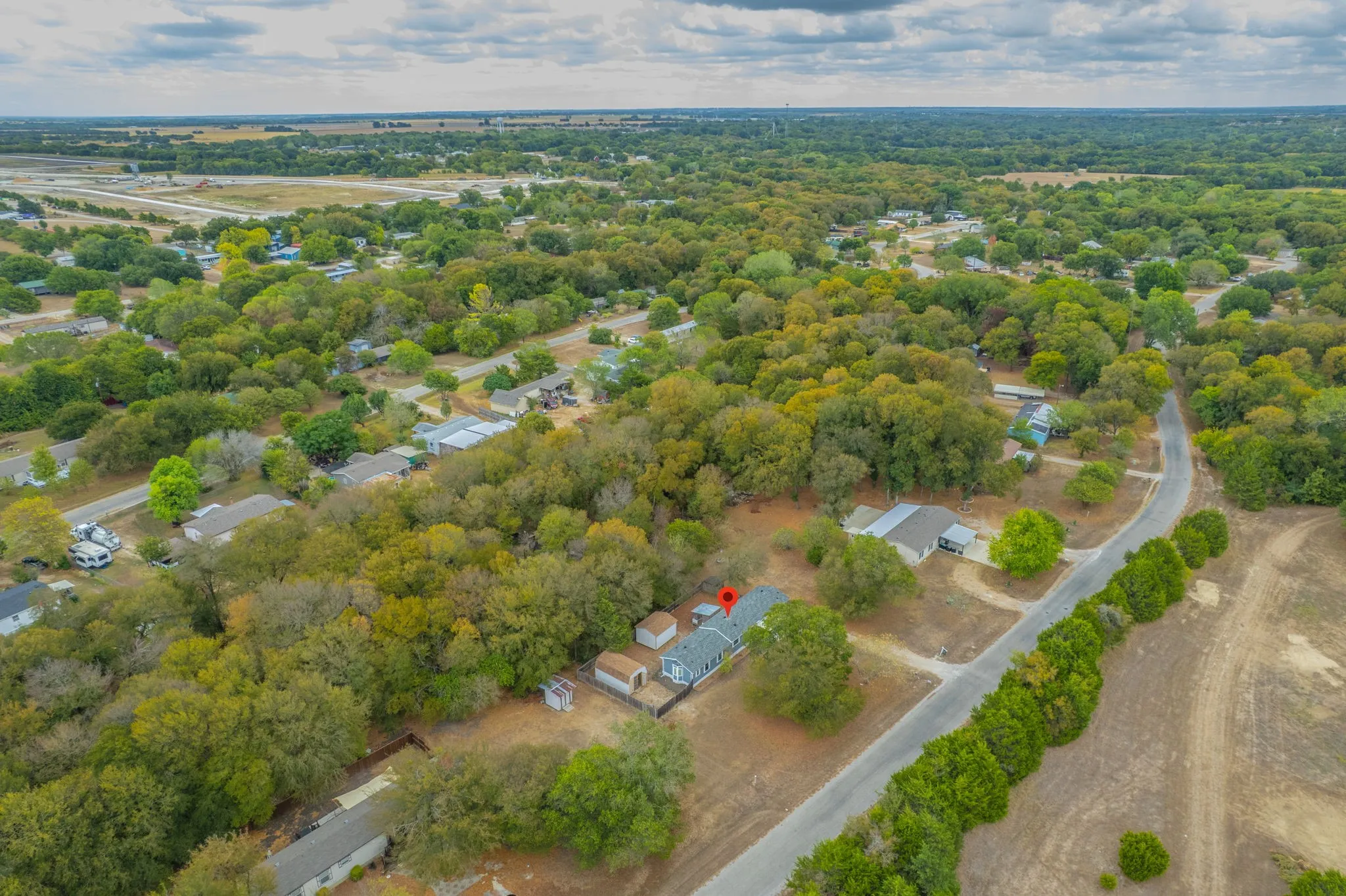 Mobile Home For Sale in Ellis County , 1027 Glen Brook Drive, Pecan Hill, Texas 75165, 3 Bedroom, 2 Bathroom, Garage spaces, 1,440 Sqft, built in 1990, mls#21327854, Real Estate Agent in Pecan Hill, Homes For Sale in Ellis county, Homes For Sale in Pecan Hill, Realtor in Pecan Hill Texas, Real Estate Brokerage Independent Realty Texas, Luminita Cordes Realtor