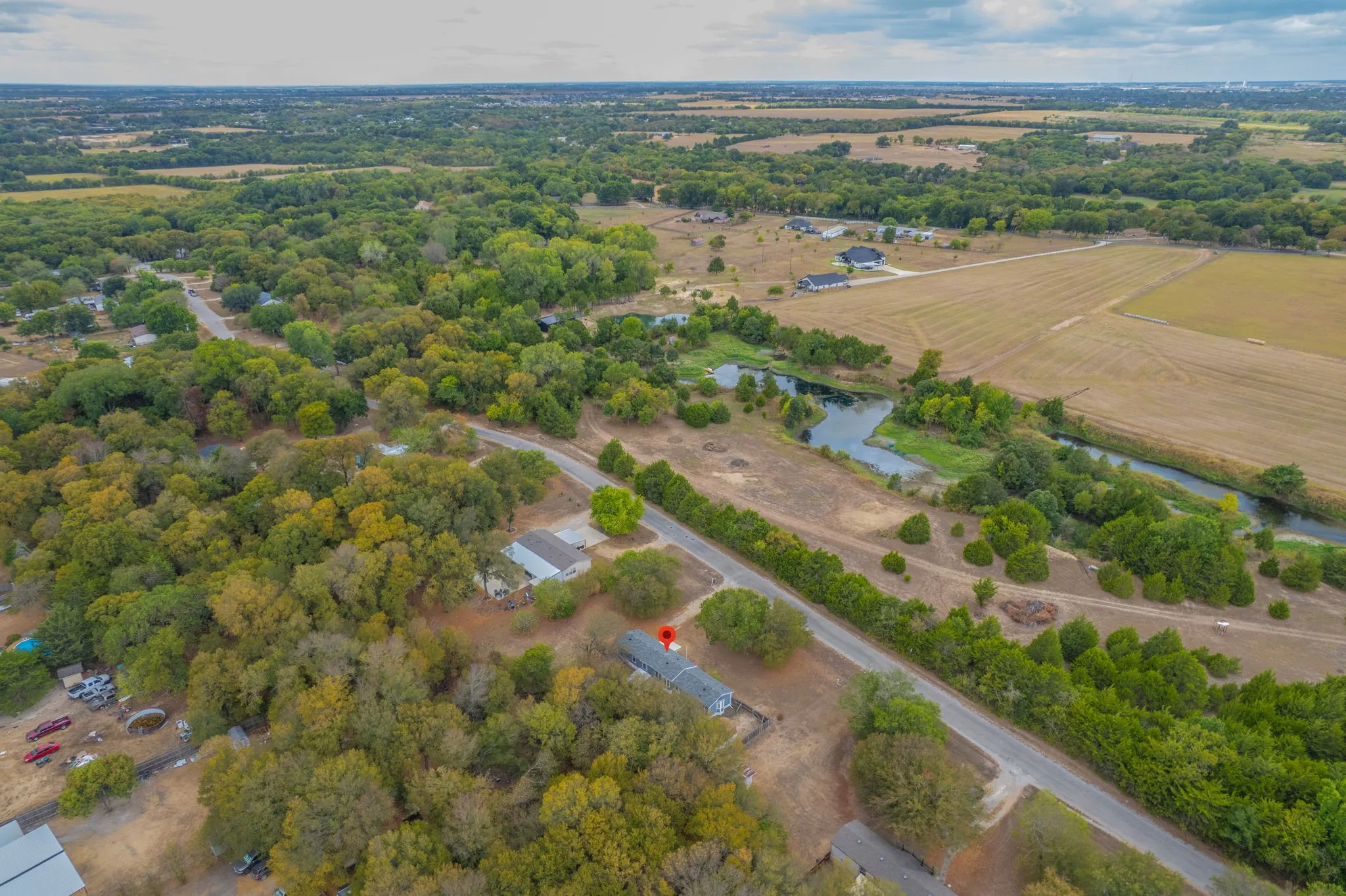 Mobile Home For Sale in Ellis County , 1027 Glen Brook Drive, Pecan Hill, Texas 75165, 3 Bedroom, 2 Bathroom, Garage spaces, 1,440 Sqft, built in 1990, mls#21327854, Real Estate Agent in Pecan Hill, Homes For Sale in Ellis county, Homes For Sale in Pecan Hill, Realtor in Pecan Hill Texas, Real Estate Brokerage Independent Realty Texas, Luminita Cordes Realtor
