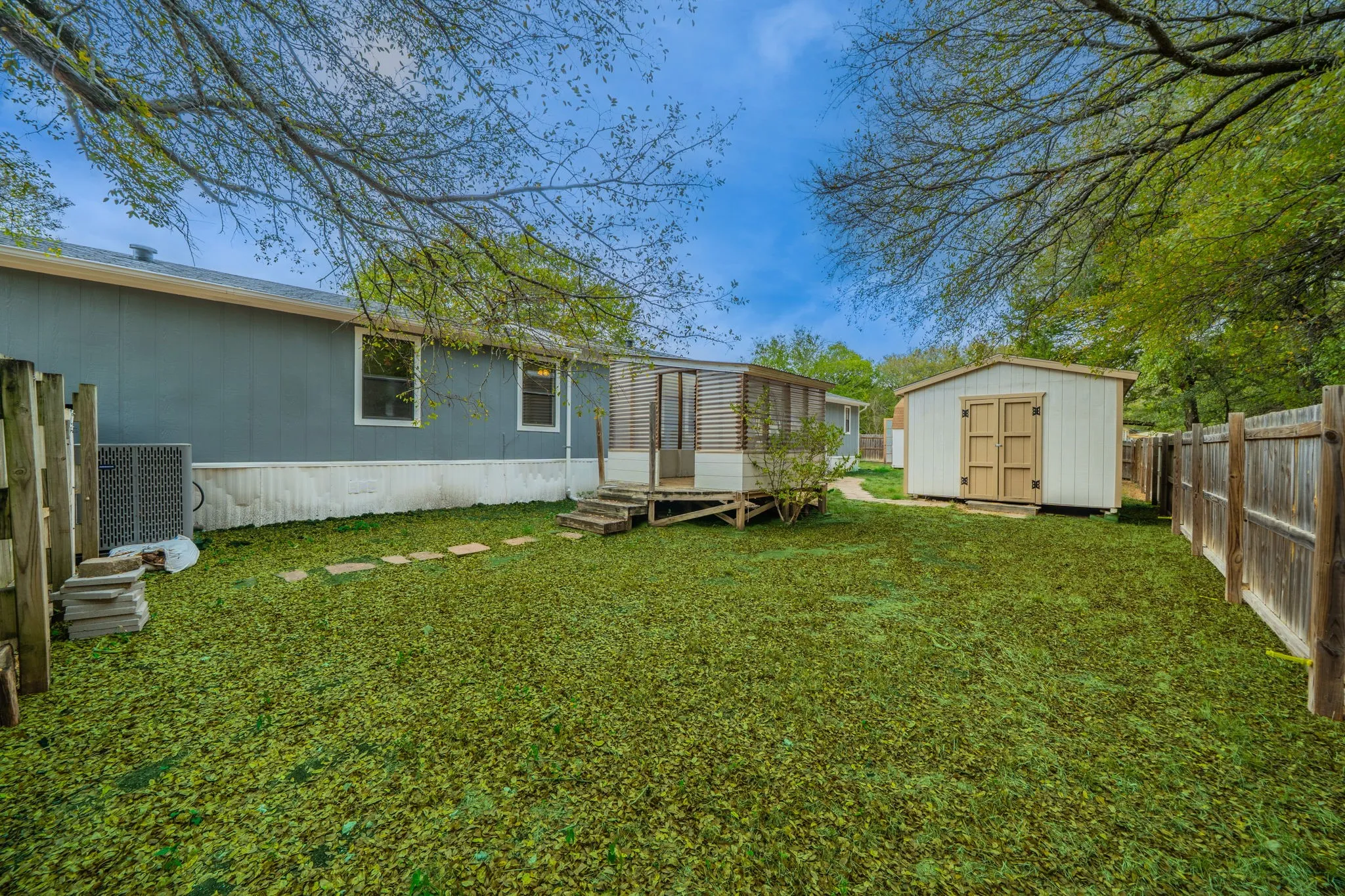 Mobile Home For Sale in Ellis County , 1027 Glen Brook Drive, Pecan Hill, Texas 75165, 3 Bedroom, 2 Bathroom, Garage spaces, 1,440 Sqft, built in 1990, mls#21327854, Real Estate Agent in Pecan Hill, Homes For Sale in Ellis county, Homes For Sale in Pecan Hill, Realtor in Pecan Hill Texas, Real Estate Brokerage Independent Realty Texas, Luminita Cordes Realtor