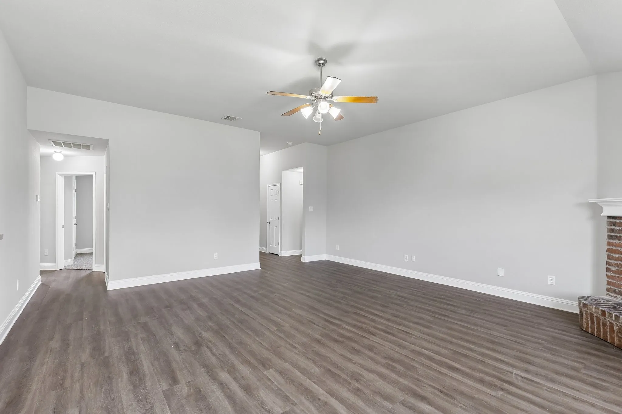 Single Family Residence For Rent in Tarrant County , 1702 La Caya Drive, Mansfield, Texas 76063, 4 Bedroom, 2 Bathroom, 2 Garage spaces, 1,777 Sqft, built in 2007, mls#21337761, Real Estate Agent in Mansfield, Homes For Rent in Tarrant county, Homes For Rent in Mansfield, Realtor in Mansfield Texas, Real Estate Brokerage Independent Realty Texas, Luminita Cordes Realtor