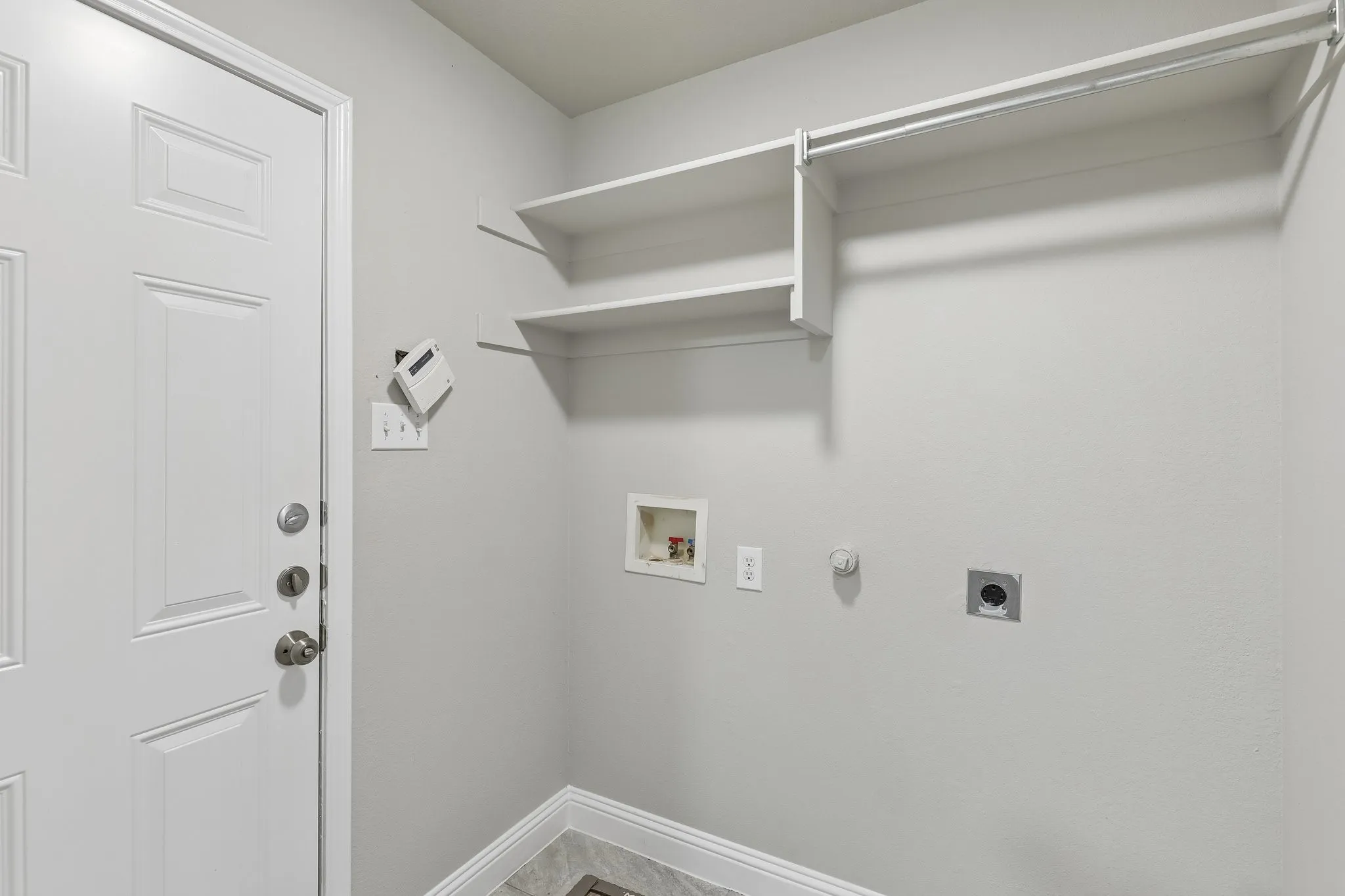 Single Family Residence For Rent in Tarrant County , 1702 La Caya Drive, Mansfield, Texas 76063, 4 Bedroom, 2 Bathroom, 2 Garage spaces, 1,777 Sqft, built in 2007, mls#21337761, Real Estate Agent in Mansfield, Homes For Rent in Tarrant county, Homes For Rent in Mansfield, Realtor in Mansfield Texas, Real Estate Brokerage Independent Realty Texas, Luminita Cordes Realtor