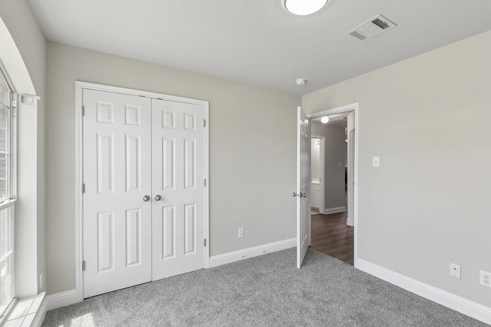 Single Family Residence For Rent in Tarrant County , 1702 La Caya Drive, Mansfield, Texas 76063, 4 Bedroom, 2 Bathroom, 2 Garage spaces, 1,777 Sqft, built in 2007, mls#21337761, Real Estate Agent in Mansfield, Homes For Rent in Tarrant county, Homes For Rent in Mansfield, Realtor in Mansfield Texas, Real Estate Brokerage Independent Realty Texas, Luminita Cordes Realtor