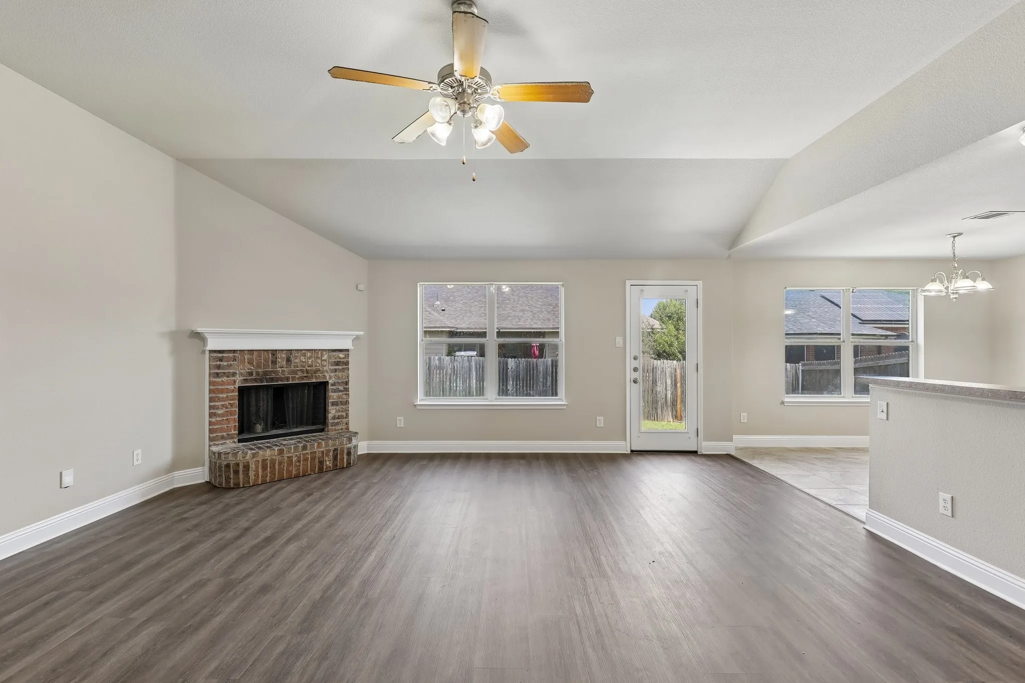 Single Family Residence For Rent in Tarrant County , 1702 La Caya Drive, Mansfield, Texas 76063, 4 Bedroom, 2 Bathroom, 2 Garage spaces, 1,777 Sqft, built in 2007, mls#21337761, Real Estate Agent in Mansfield, Homes For Rent in Tarrant county, Homes For Rent in Mansfield, Realtor in Mansfield Texas, Real Estate Brokerage Independent Realty Texas, Luminita Cordes Realtor