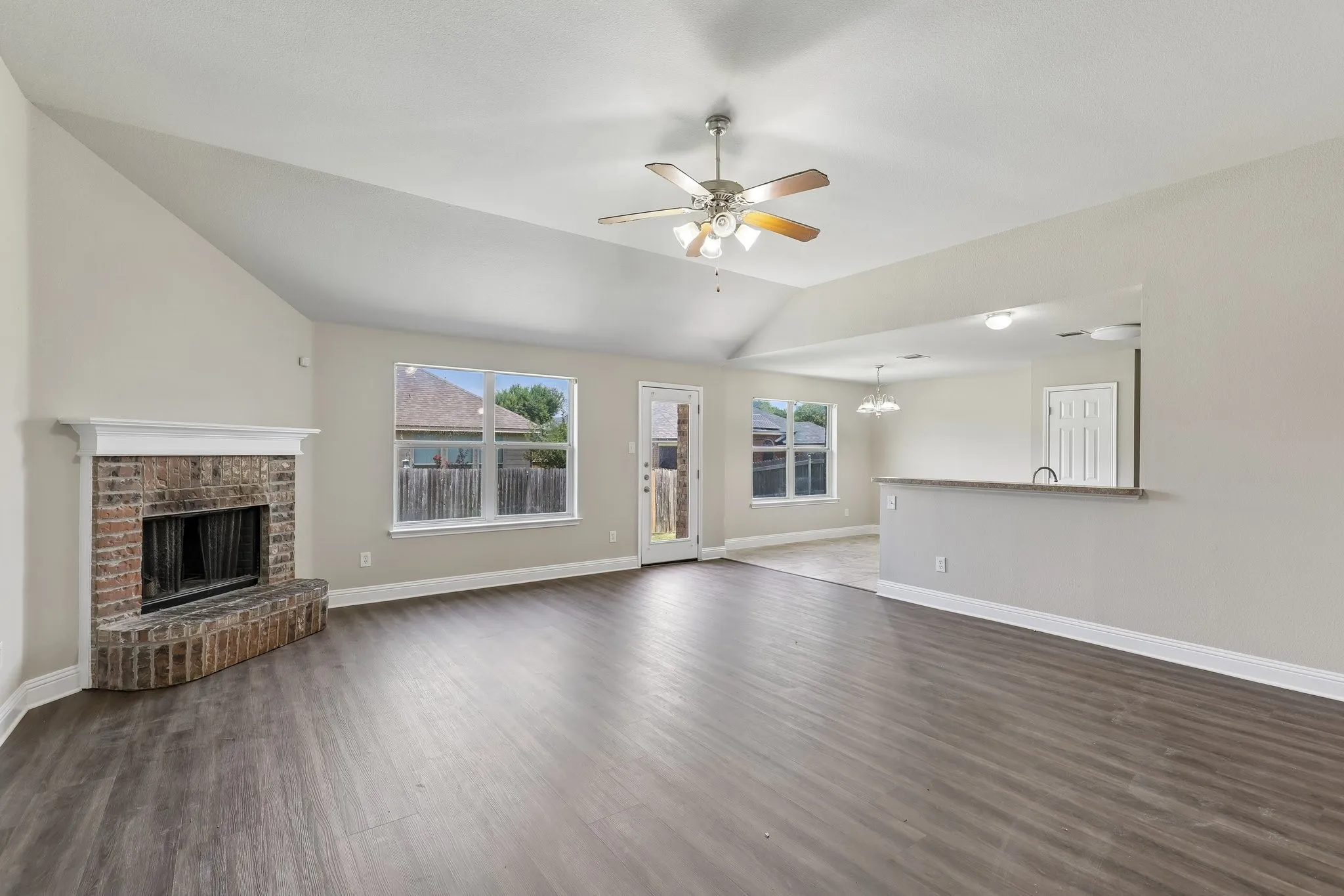 Single Family Residence For Rent in Tarrant County , 1702 La Caya Drive, Mansfield, Texas 76063, 4 Bedroom, 2 Bathroom, 2 Garage spaces, 1,777 Sqft, built in 2007, mls#21337761, Real Estate Agent in Mansfield, Homes For Rent in Tarrant county, Homes For Rent in Mansfield, Realtor in Mansfield Texas, Real Estate Brokerage Independent Realty Texas, Luminita Cordes Realtor