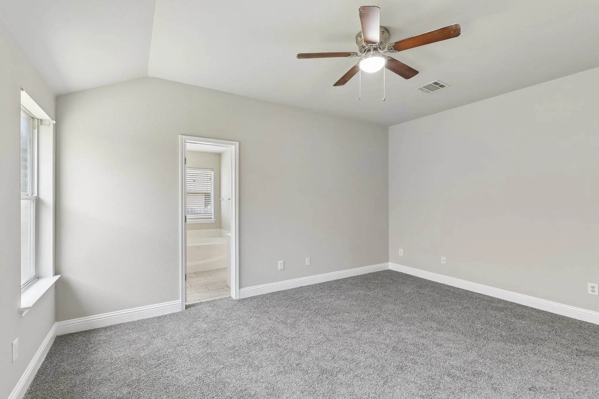 Single Family Residence For Rent in Tarrant County , 1702 La Caya Drive, Mansfield, Texas 76063, 4 Bedroom, 2 Bathroom, 2 Garage spaces, 1,777 Sqft, built in 2007, mls#21337761, Real Estate Agent in Mansfield, Homes For Rent in Tarrant county, Homes For Rent in Mansfield, Realtor in Mansfield Texas, Real Estate Brokerage Independent Realty Texas, Luminita Cordes Realtor
