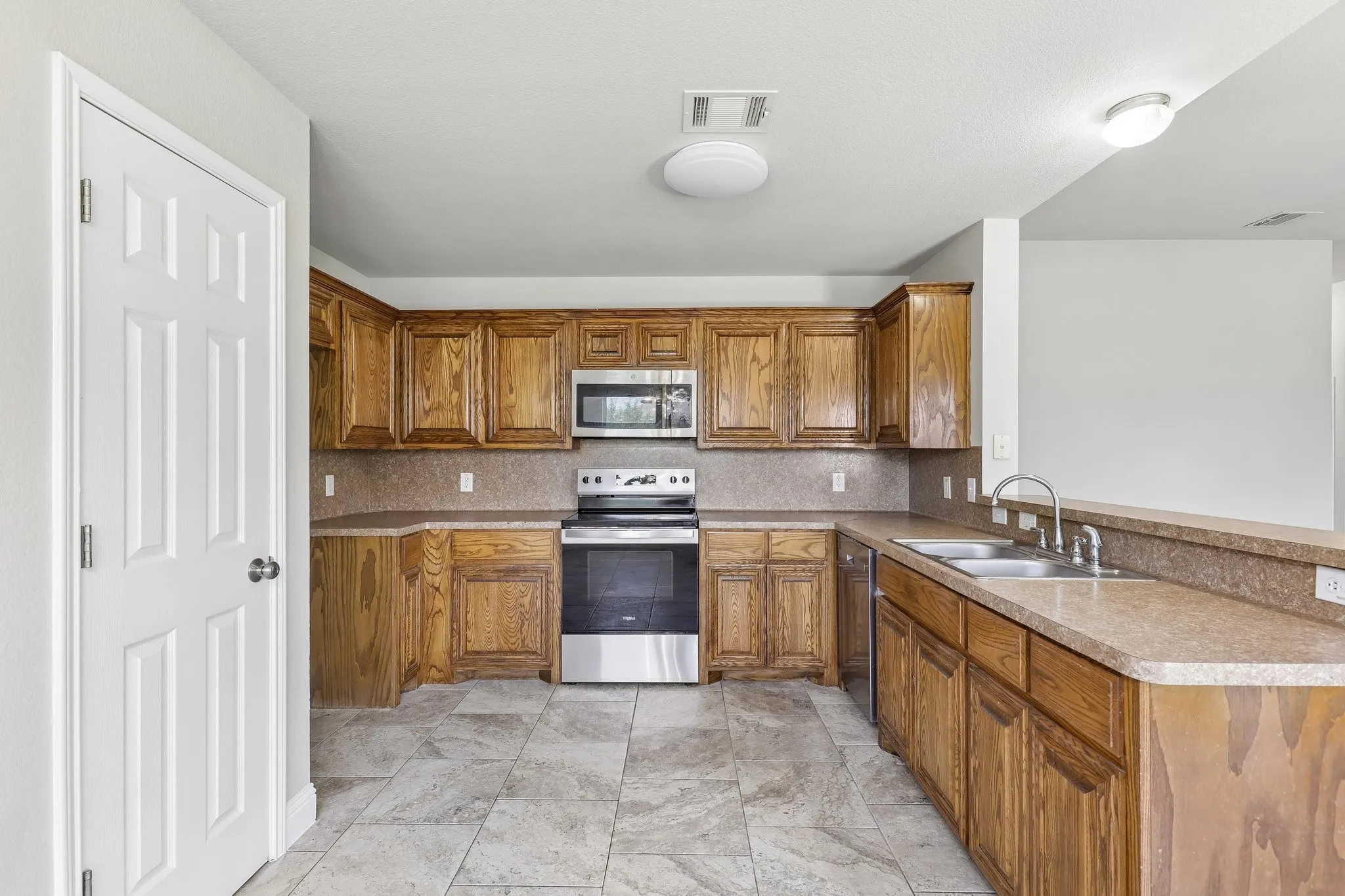 Single Family Residence For Rent in Tarrant County , 1702 La Caya Drive, Mansfield, Texas 76063, 4 Bedroom, 2 Bathroom, 2 Garage spaces, 1,777 Sqft, built in 2007, mls#21337761, Real Estate Agent in Mansfield, Homes For Rent in Tarrant county, Homes For Rent in Mansfield, Realtor in Mansfield Texas, Real Estate Brokerage Independent Realty Texas, Luminita Cordes Realtor