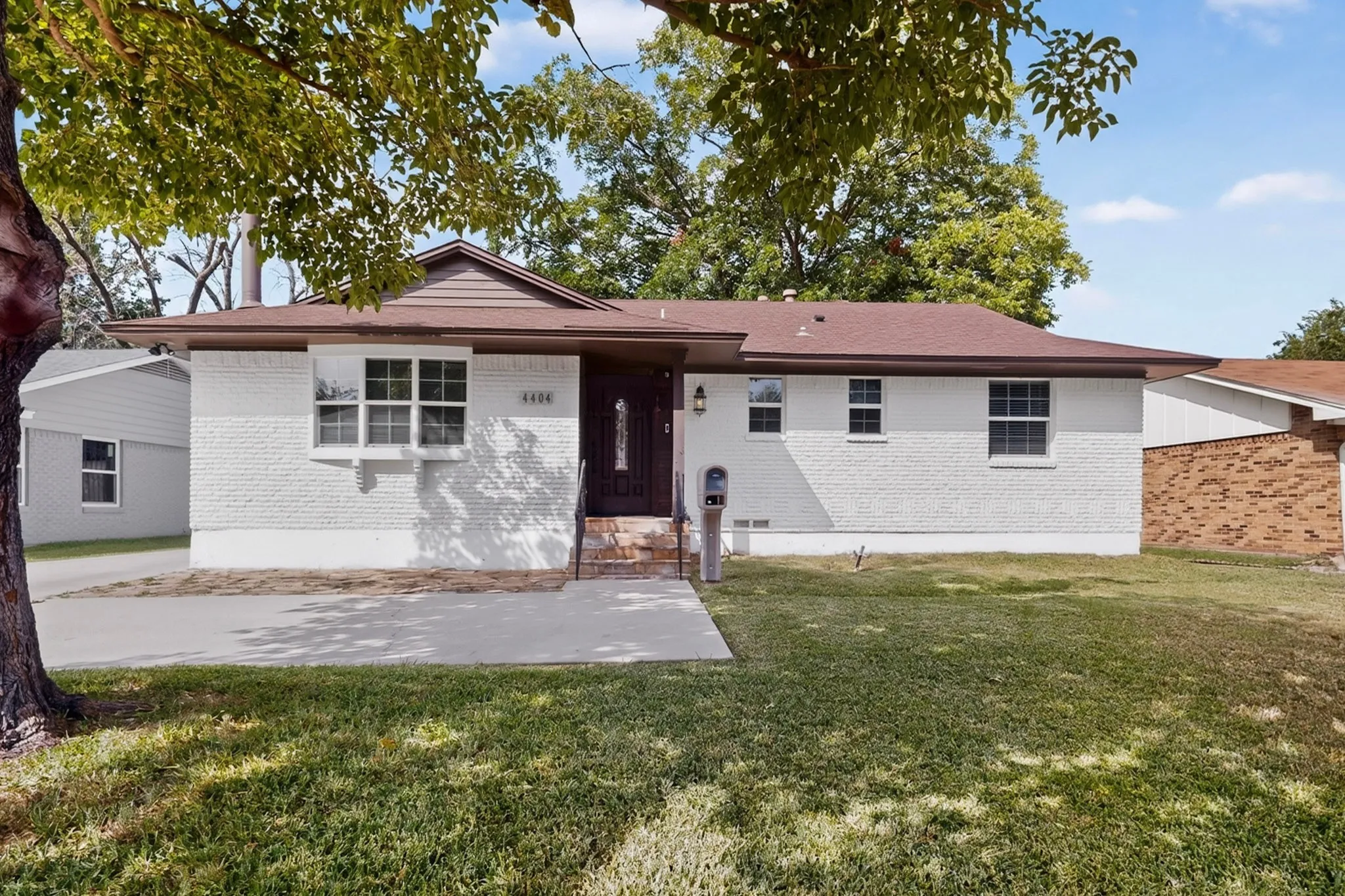 Single Family Residence For Sale in Dallas County , 4404 Astor Road, Mesquite, Texas 75150, 3 Bedroom, 2 Bathroom, 2 Garage spaces, 1,260 Sqft, built in 1960, mls#21338304, Real Estate Agent in Mesquite, Homes For Sale in Dallas county, Homes For Sale in Mesquite, Realtor in Mesquite Texas, Real Estate Brokerage Independent Realty Texas, Luminita Cordes Realtor