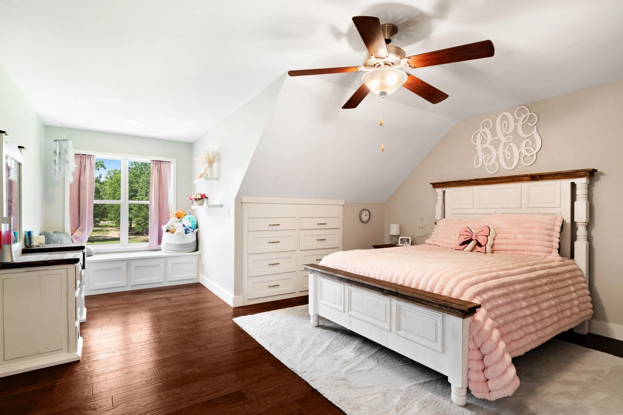 Single Family Residence For Sale in Lamar County , 12234 Farm Road 195, Paris, Texas 75462, 4 Bedroom, 4 Bathroom, 2 Garage spaces, 3,300 Sqft, built in 2018, mls#21338098, Real Estate Agent in Paris, Homes For Sale in Lamar county, Homes For Sale in Paris, Realtor in Paris Texas, Real Estate Brokerage Independent Realty Texas, Luminita Cordes Realtor