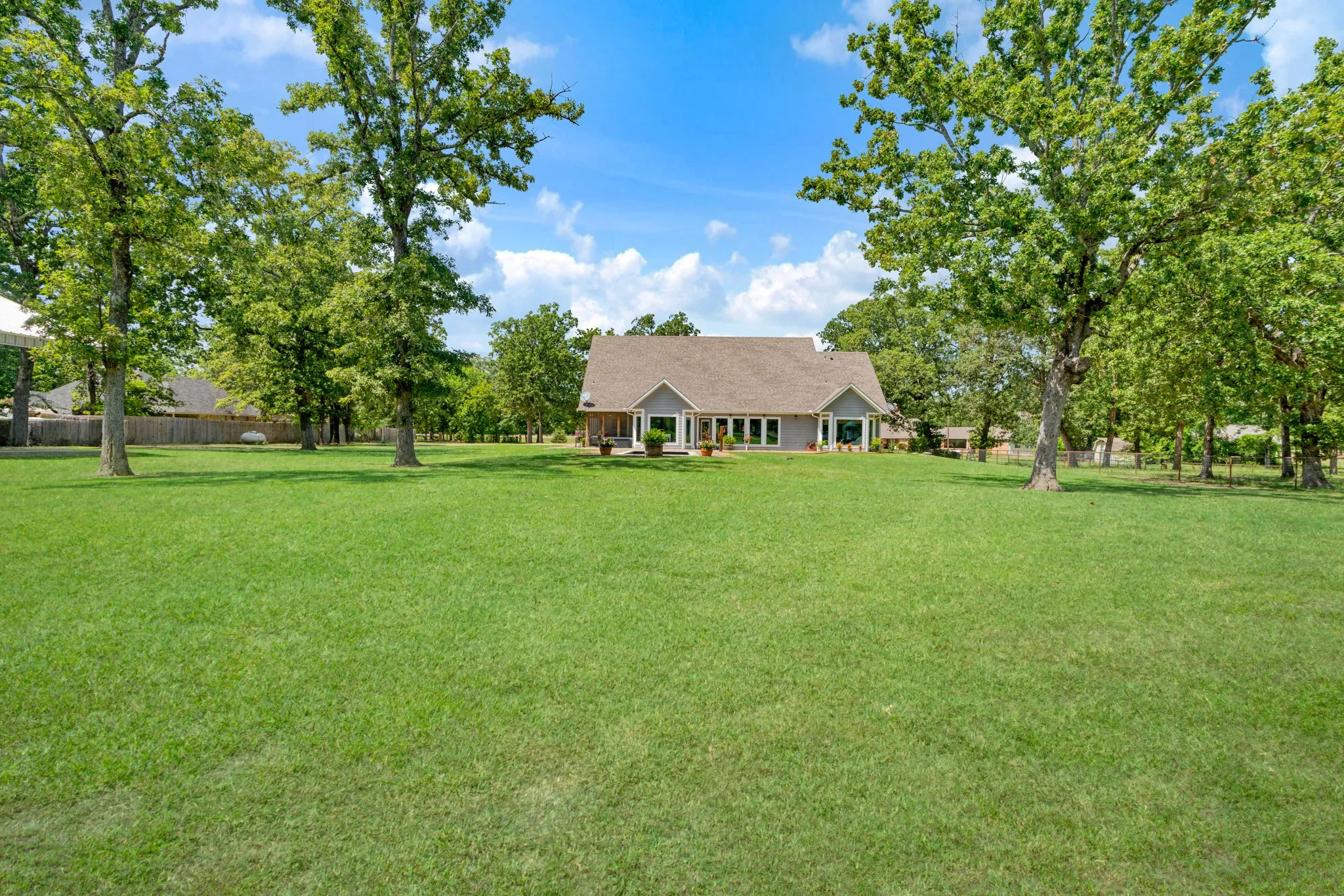 Single Family Residence For Sale in Lamar County , 12234 Farm Road 195, Paris, Texas 75462, 4 Bedroom, 4 Bathroom, 2 Garage spaces, 3,300 Sqft, built in 2018, mls#21338098, Real Estate Agent in Paris, Homes For Sale in Lamar county, Homes For Sale in Paris, Realtor in Paris Texas, Real Estate Brokerage Independent Realty Texas, Luminita Cordes Realtor