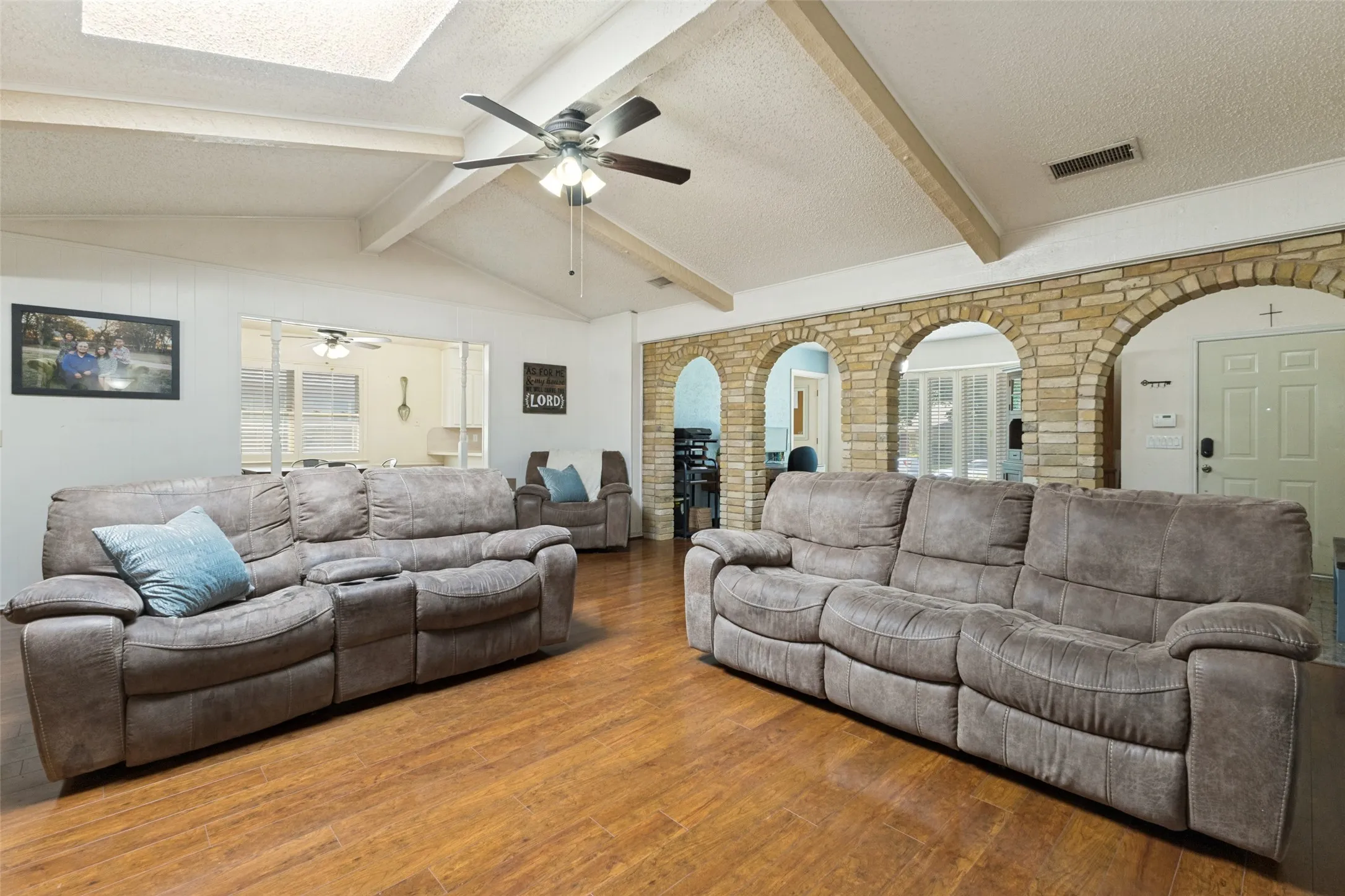 Single Family Residence For Sale in Collin County , 2512 Evergreen Drive, Plano, Texas 75075, 4 Bedroom, 2 Bathroom, 2 Garage spaces, 2,680 Sqft, built in 1973, mls#21336351, Real Estate Agent in Plano, Homes For Sale in Collin county, Homes For Sale in Plano, Realtor in Plano Texas, Real Estate Brokerage Independent Realty Texas, Luminita Cordes Realtor