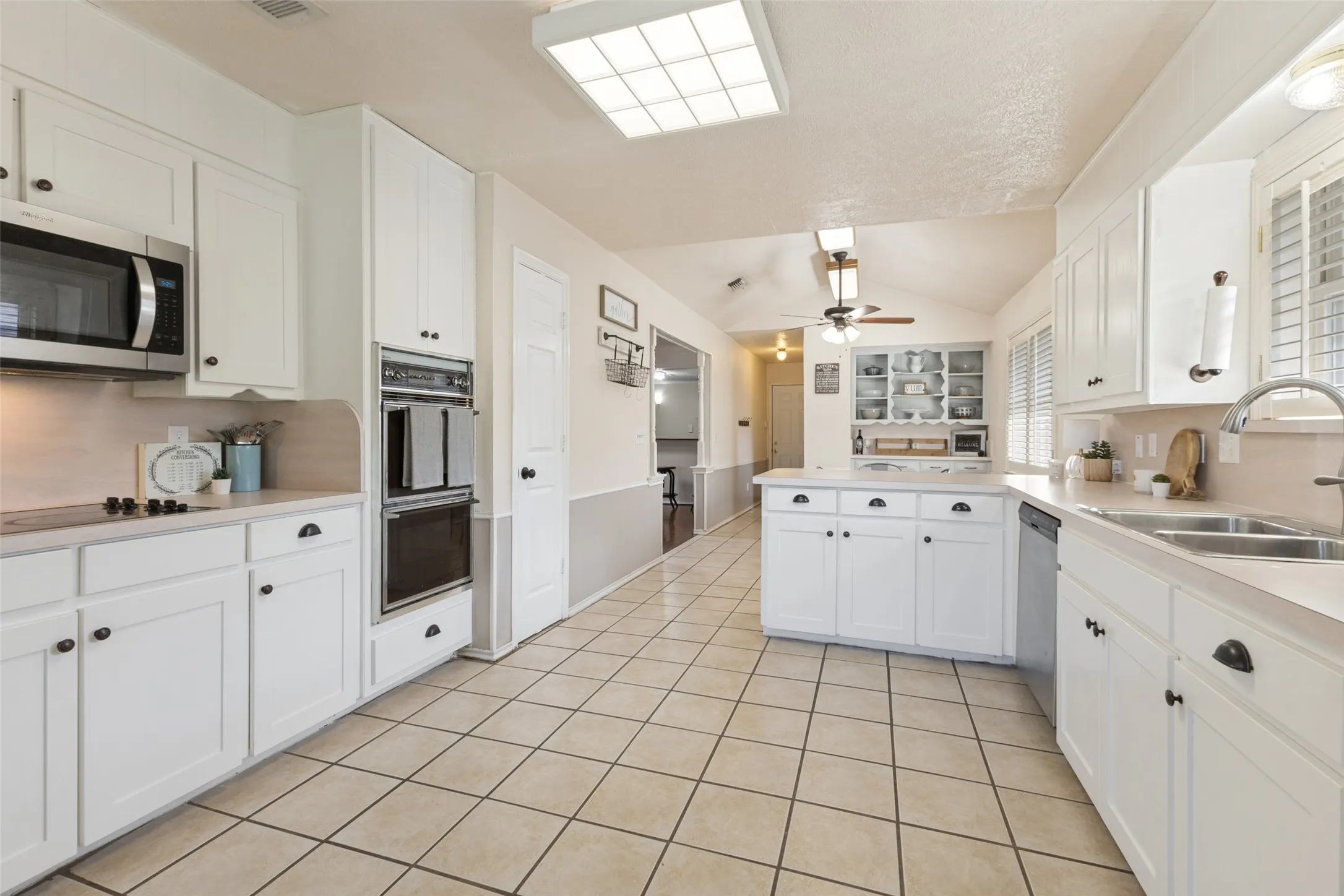 Single Family Residence For Sale in Collin County , 2512 Evergreen Drive, Plano, Texas 75075, 4 Bedroom, 2 Bathroom, 2 Garage spaces, 2,680 Sqft, built in 1973, mls#21336351, Real Estate Agent in Plano, Homes For Sale in Collin county, Homes For Sale in Plano, Realtor in Plano Texas, Real Estate Brokerage Independent Realty Texas, Luminita Cordes Realtor