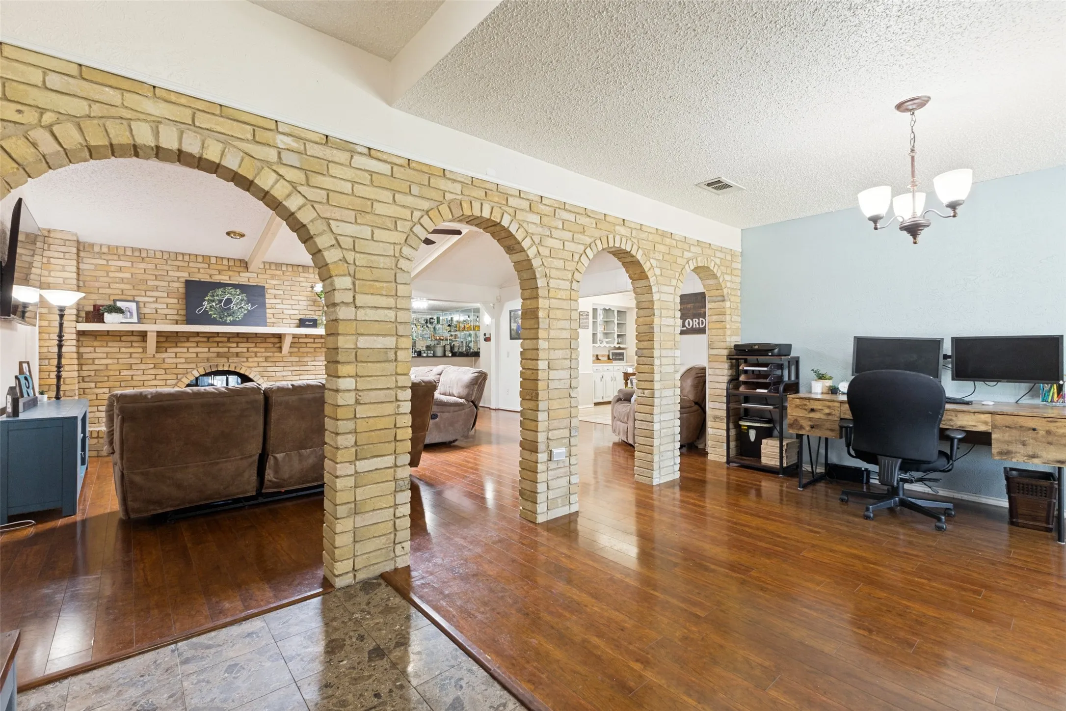 Single Family Residence For Sale in Collin County , 2512 Evergreen Drive, Plano, Texas 75075, 4 Bedroom, 2 Bathroom, 2 Garage spaces, 2,680 Sqft, built in 1973, mls#21336351, Real Estate Agent in Plano, Homes For Sale in Collin county, Homes For Sale in Plano, Realtor in Plano Texas, Real Estate Brokerage Independent Realty Texas, Luminita Cordes Realtor