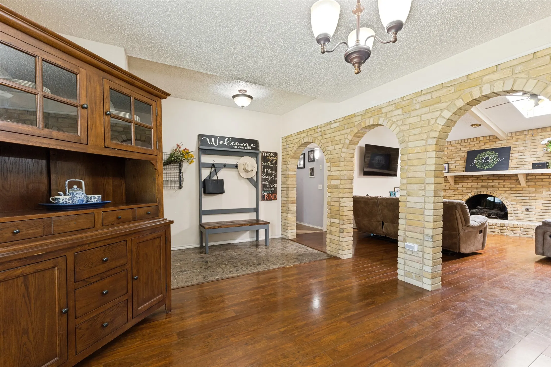 Single Family Residence For Sale in Collin County , 2512 Evergreen Drive, Plano, Texas 75075, 4 Bedroom, 2 Bathroom, 2 Garage spaces, 2,680 Sqft, built in 1973, mls#21336351, Real Estate Agent in Plano, Homes For Sale in Collin county, Homes For Sale in Plano, Realtor in Plano Texas, Real Estate Brokerage Independent Realty Texas, Luminita Cordes Realtor