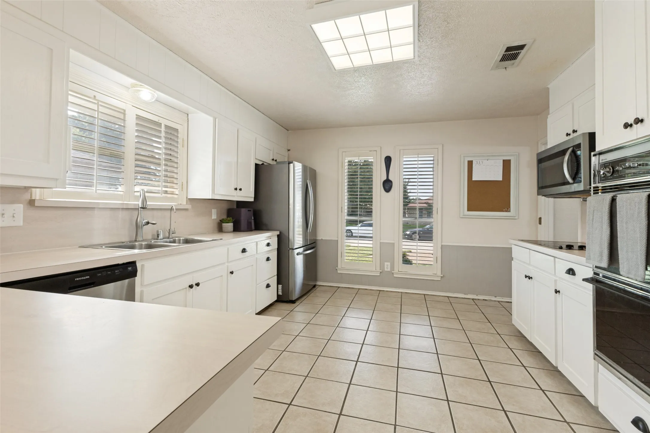 Single Family Residence For Sale in Collin County , 2512 Evergreen Drive, Plano, Texas 75075, 4 Bedroom, 2 Bathroom, 2 Garage spaces, 2,680 Sqft, built in 1973, mls#21336351, Real Estate Agent in Plano, Homes For Sale in Collin county, Homes For Sale in Plano, Realtor in Plano Texas, Real Estate Brokerage Independent Realty Texas, Luminita Cordes Realtor