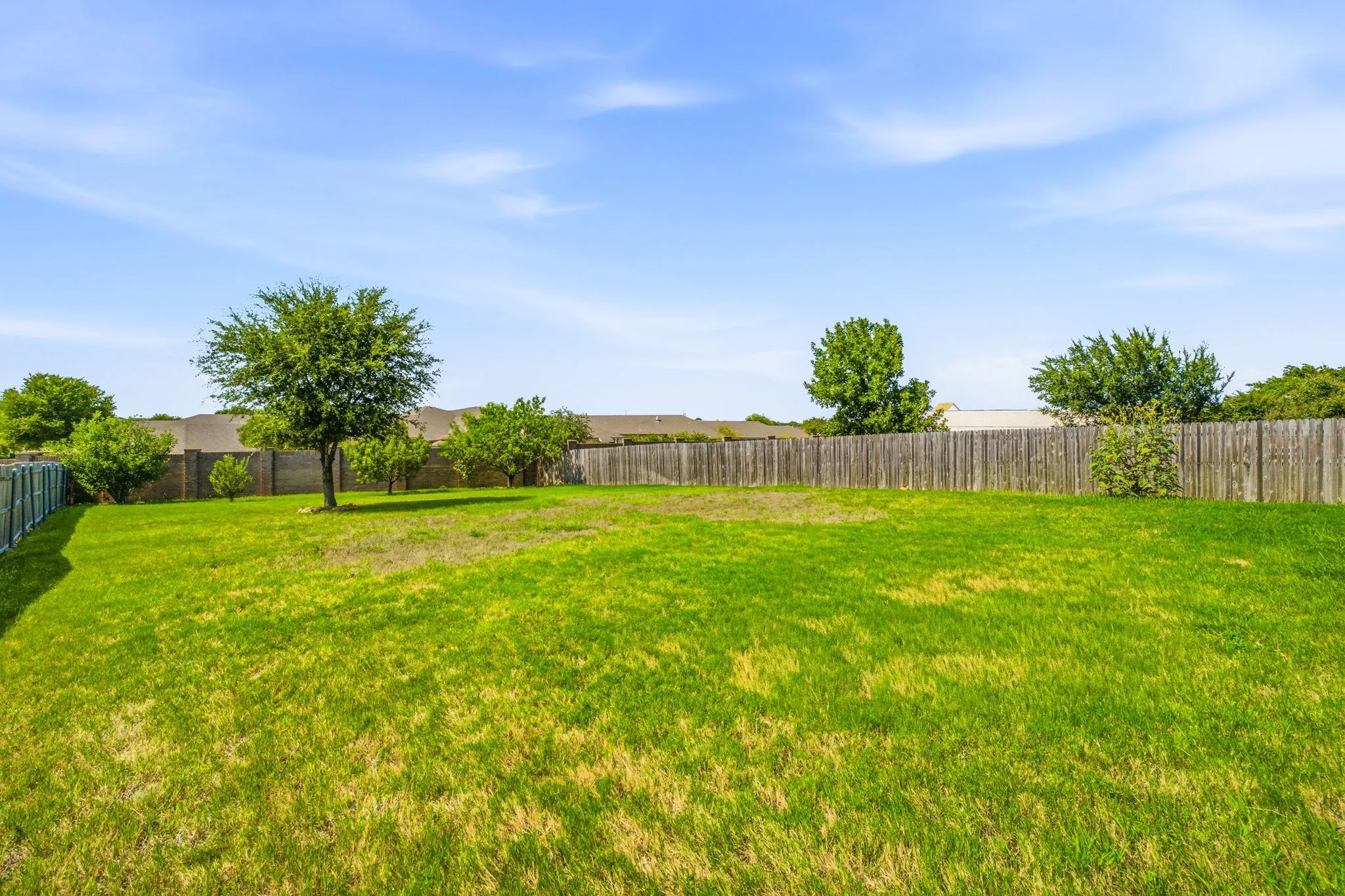 Single Family Residence For Sale in Tarrant County , 229 Pin Cushion Trail, Burleson, Texas 76028, 5 Bedrooms, 4 Bathrooms, Garage spaces, 3,117 Sqft, built in 2013, Price $425,000, mls#21338270, Real Estate Agent in Burleson, Homes For Sale in Tarrant county, Homes For Sale in Burleson, Realtor in Burleson Texas, Real Estate Brokerage Independent Realty Texas, Luminita Cordes Realtor