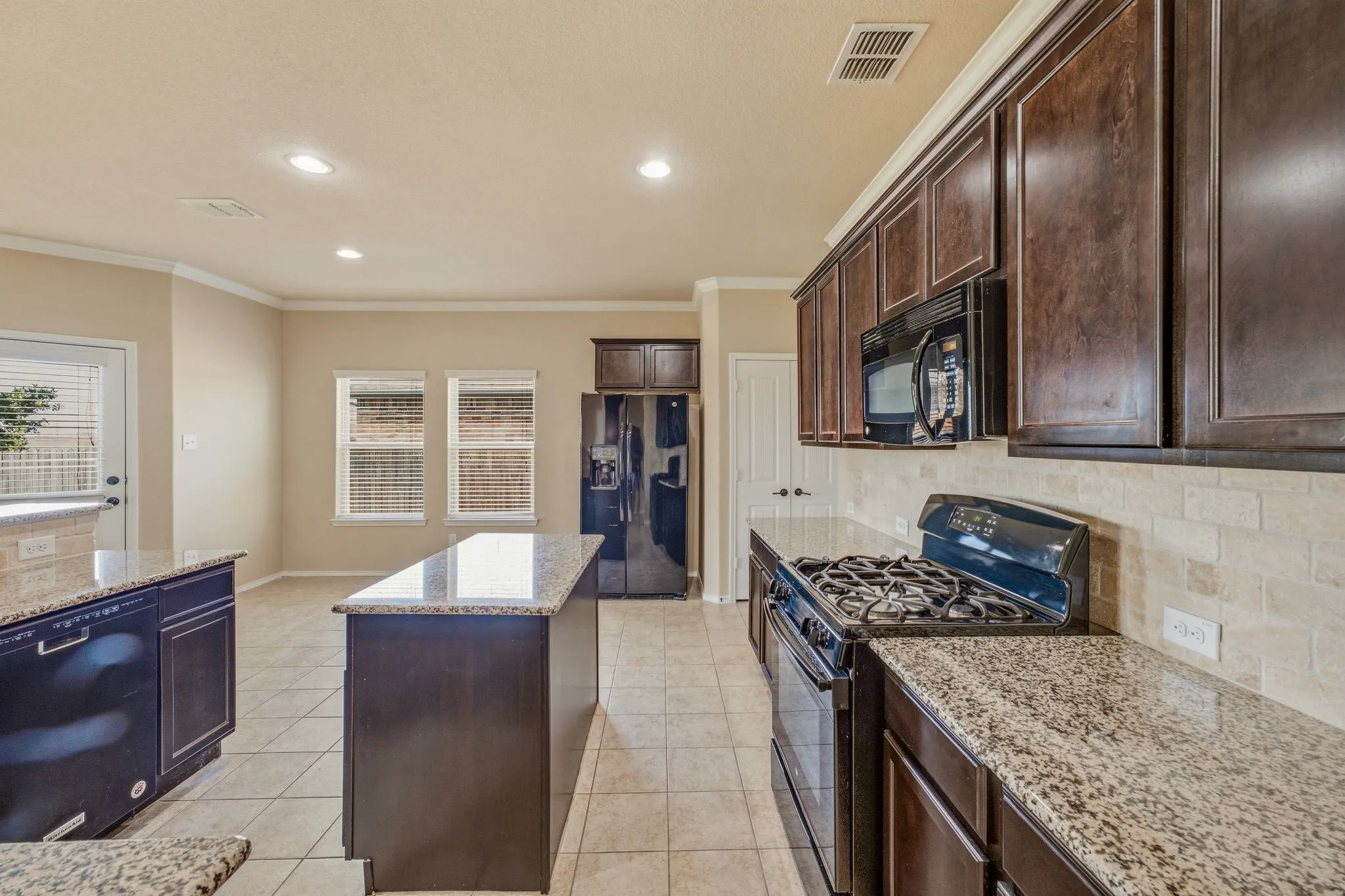 Single Family Residence For Sale in Tarrant County , 229 Pin Cushion Trail, Burleson, Texas 76028, 5 Bedrooms, 4 Bathrooms, Garage spaces, 3,117 Sqft, built in 2013, Price $425,000, mls#21338270, Real Estate Agent in Burleson, Homes For Sale in Tarrant county, Homes For Sale in Burleson, Realtor in Burleson Texas, Real Estate Brokerage Independent Realty Texas, Luminita Cordes Realtor