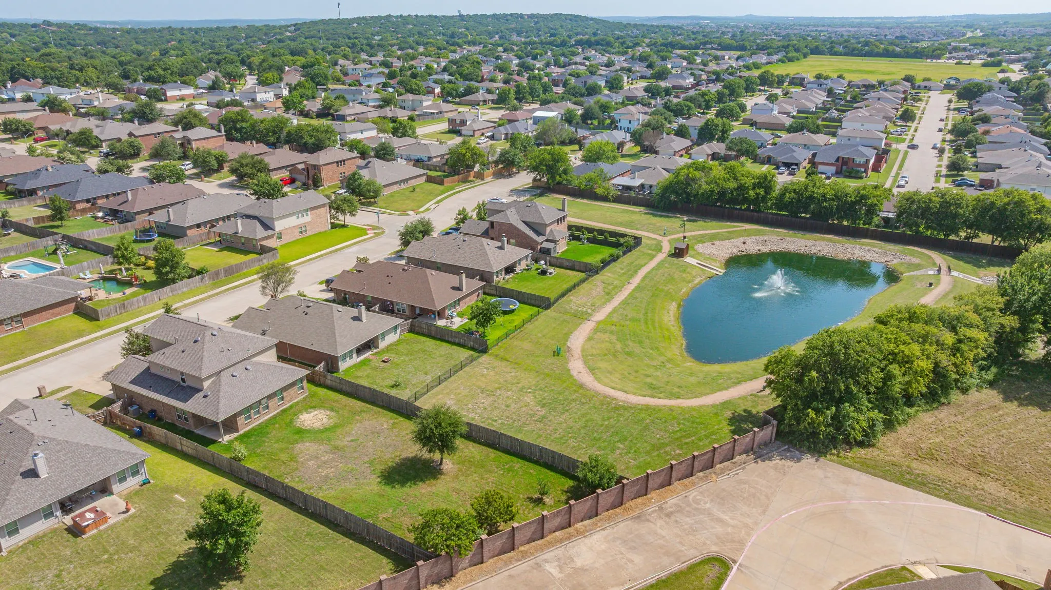 Single Family Residence For Sale in Tarrant County , 229 Pin Cushion Trail, Burleson, Texas 76028, 5 Bedrooms, 4 Bathrooms, Garage spaces, 3,117 Sqft, built in 2013, Price $425,000, mls#21338270, Real Estate Agent in Burleson, Homes For Sale in Tarrant county, Homes For Sale in Burleson, Realtor in Burleson Texas, Real Estate Brokerage Independent Realty Texas, Luminita Cordes Realtor