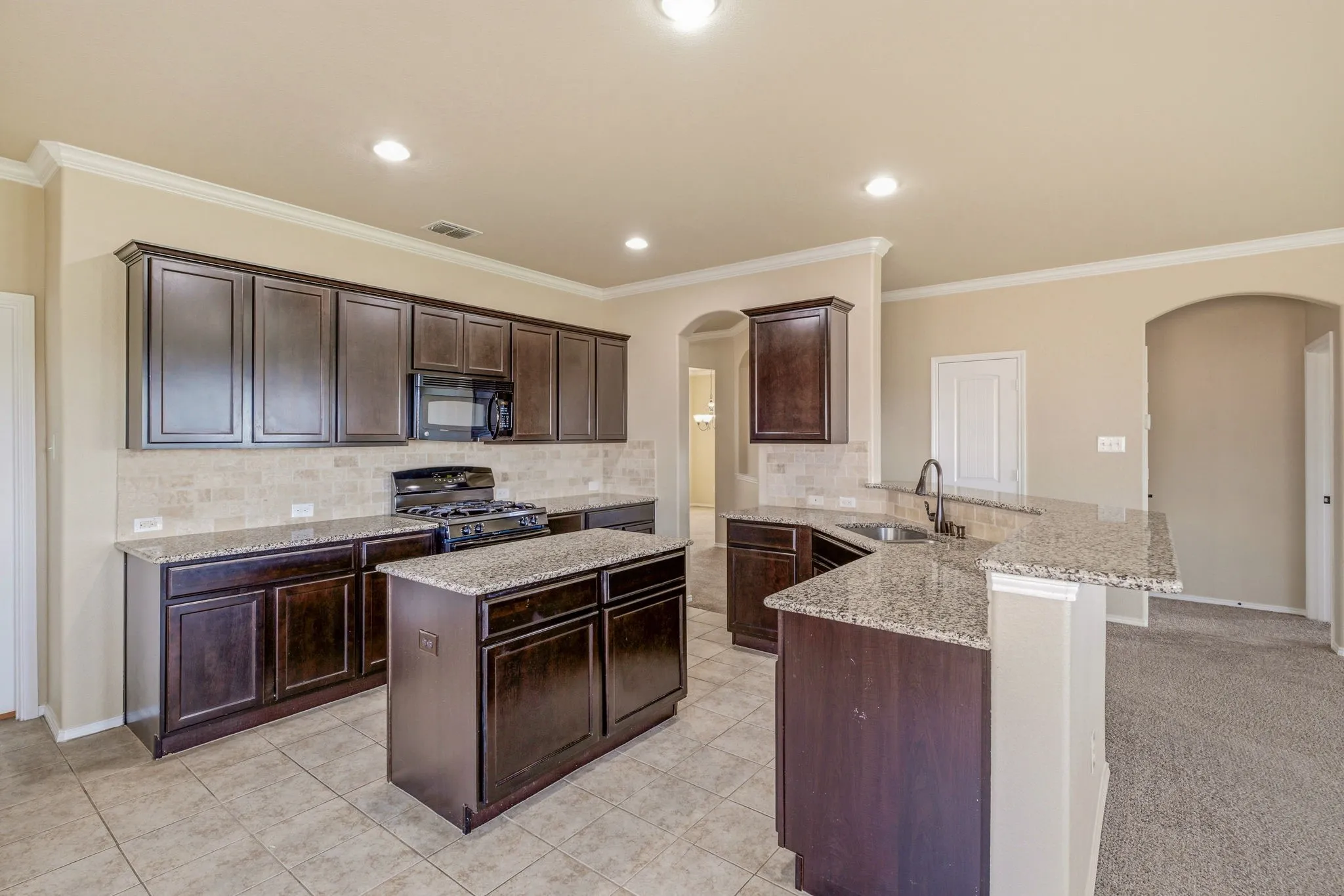 Single Family Residence For Sale in Tarrant County , 229 Pin Cushion Trail, Burleson, Texas 76028, 5 Bedrooms, 4 Bathrooms, Garage spaces, 3,117 Sqft, built in 2013, Price $425,000, mls#21338270, Real Estate Agent in Burleson, Homes For Sale in Tarrant county, Homes For Sale in Burleson, Realtor in Burleson Texas, Real Estate Brokerage Independent Realty Texas, Luminita Cordes Realtor