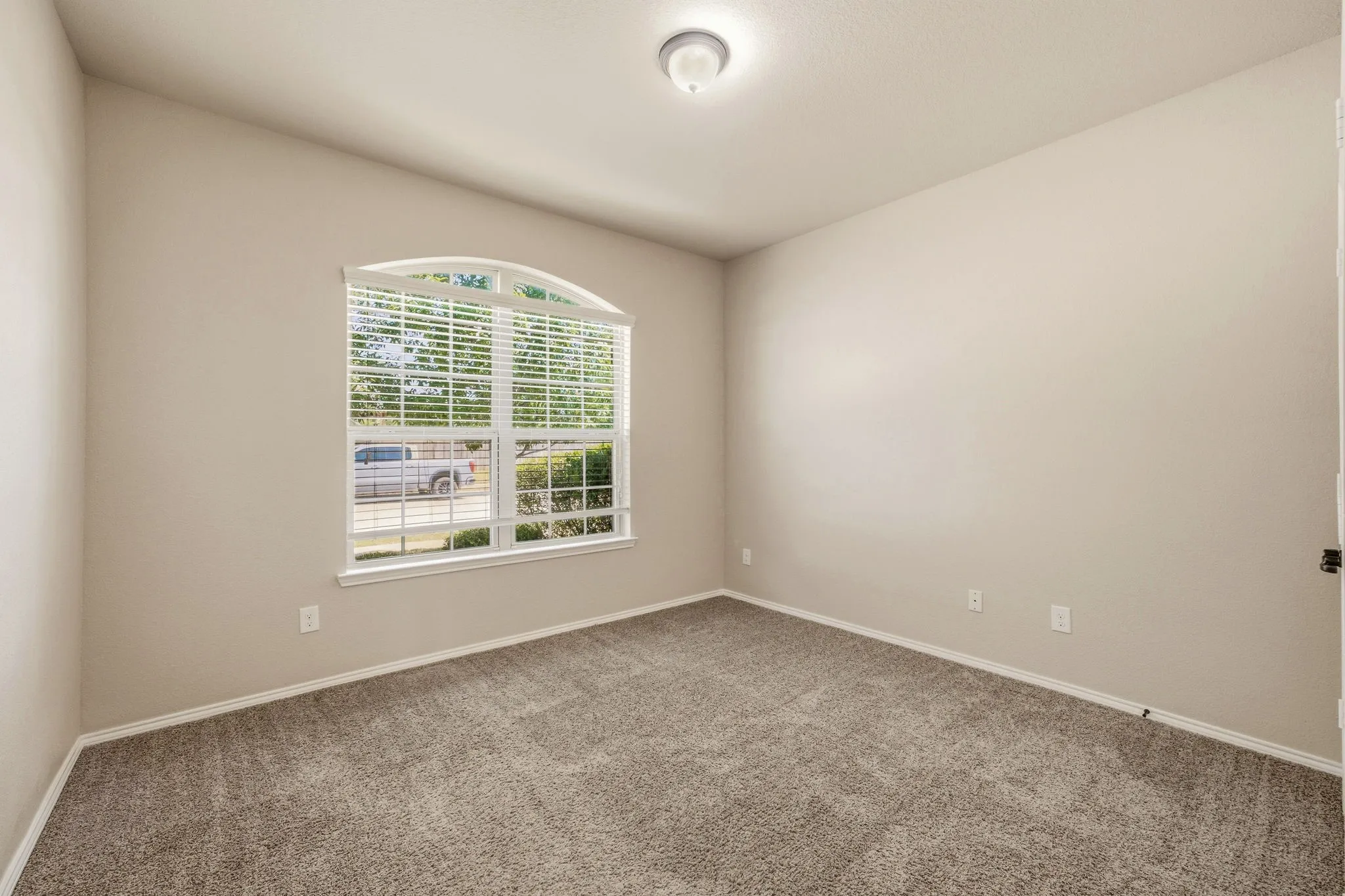 Single Family Residence For Sale in Tarrant County , 229 Pin Cushion Trail, Burleson, Texas 76028, 5 Bedrooms, 4 Bathrooms, Garage spaces, 3,117 Sqft, built in 2013, Price $425,000, mls#21338270, Real Estate Agent in Burleson, Homes For Sale in Tarrant county, Homes For Sale in Burleson, Realtor in Burleson Texas, Real Estate Brokerage Independent Realty Texas, Luminita Cordes Realtor