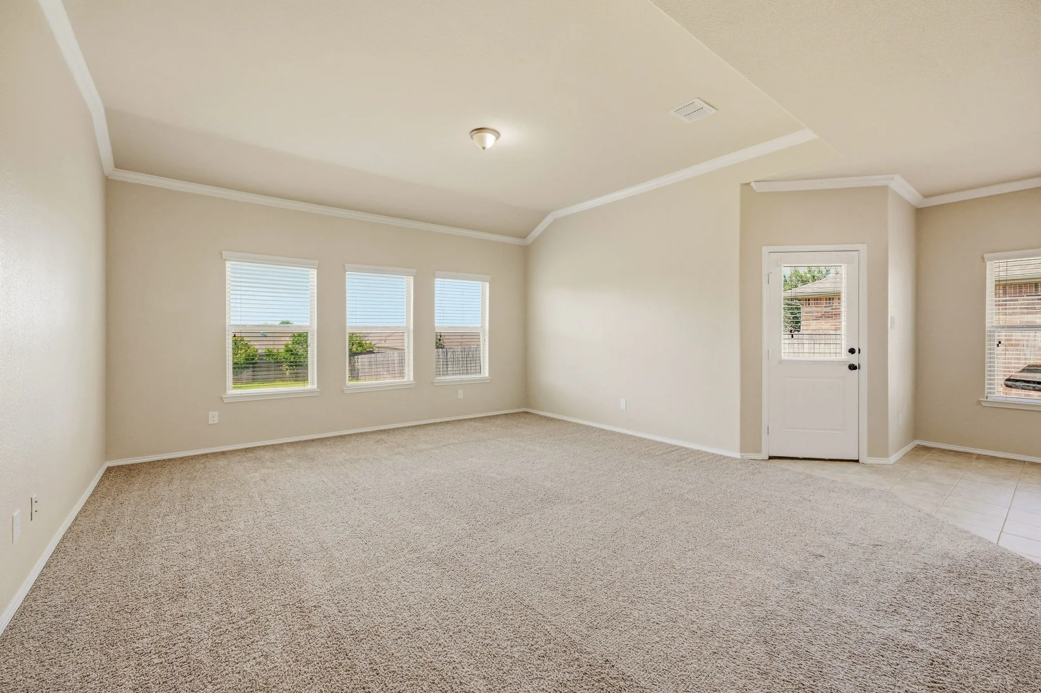 Single Family Residence For Sale in Tarrant County , 229 Pin Cushion Trail, Burleson, Texas 76028, 5 Bedrooms, 4 Bathrooms, Garage spaces, 3,117 Sqft, built in 2013, Price $425,000, mls#21338270, Real Estate Agent in Burleson, Homes For Sale in Tarrant county, Homes For Sale in Burleson, Realtor in Burleson Texas, Real Estate Brokerage Independent Realty Texas, Luminita Cordes Realtor