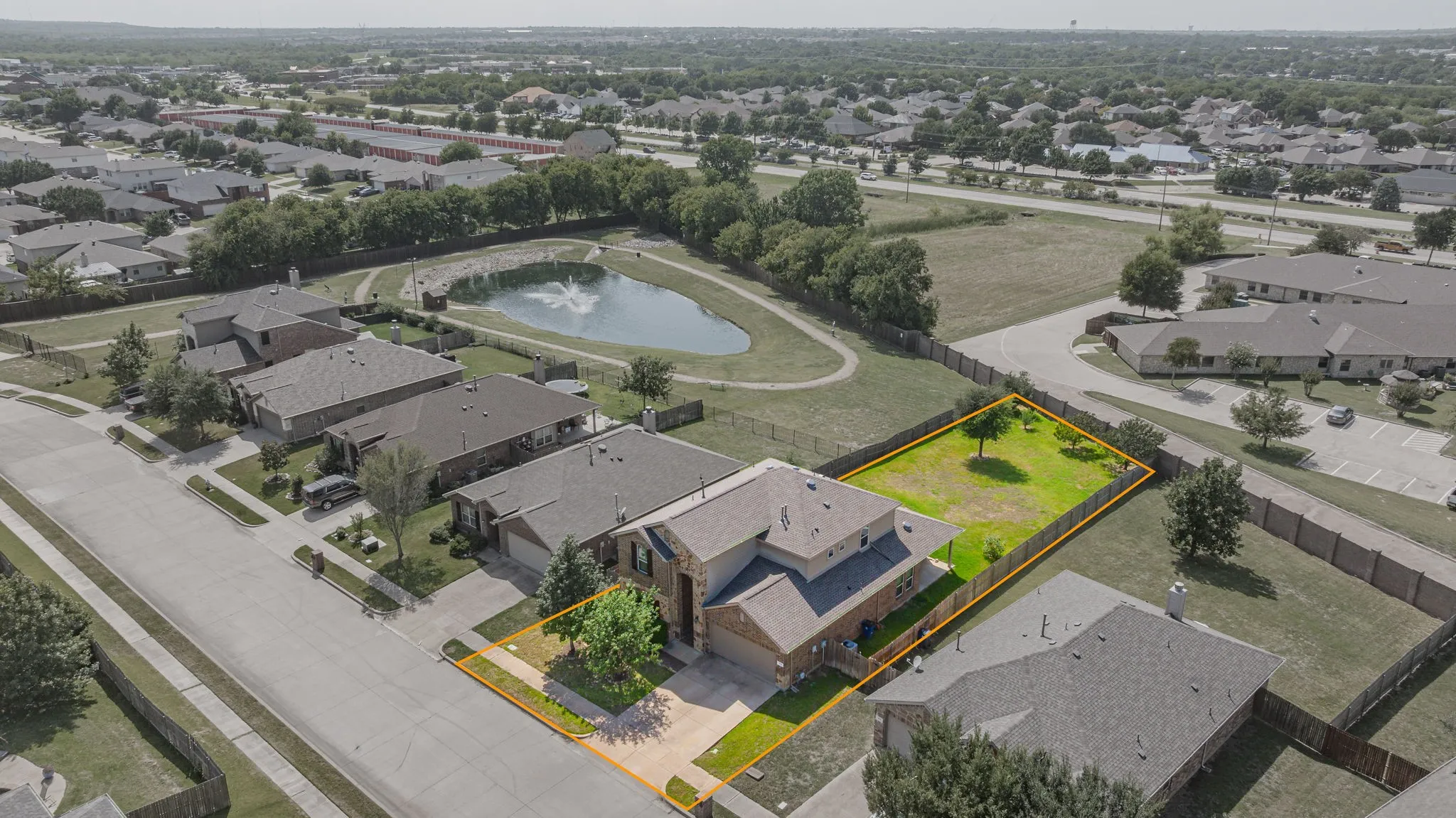 Single Family Residence For Sale in Tarrant County , 229 Pin Cushion Trail, Burleson, Texas 76028, 5 Bedrooms, 4 Bathrooms, Garage spaces, 3,117 Sqft, built in 2013, Price $425,000, mls#21338270, Real Estate Agent in Burleson, Homes For Sale in Tarrant county, Homes For Sale in Burleson, Realtor in Burleson Texas, Real Estate Brokerage Independent Realty Texas, Luminita Cordes Realtor