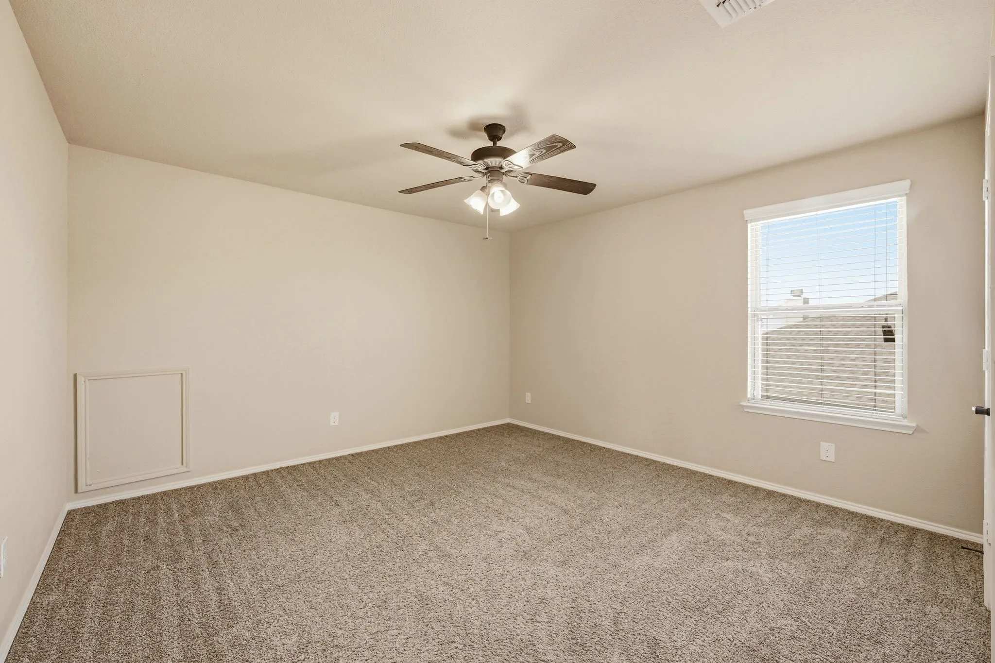Single Family Residence For Sale in Tarrant County , 229 Pin Cushion Trail, Burleson, Texas 76028, 5 Bedrooms, 4 Bathrooms, Garage spaces, 3,117 Sqft, built in 2013, Price $425,000, mls#21338270, Real Estate Agent in Burleson, Homes For Sale in Tarrant county, Homes For Sale in Burleson, Realtor in Burleson Texas, Real Estate Brokerage Independent Realty Texas, Luminita Cordes Realtor