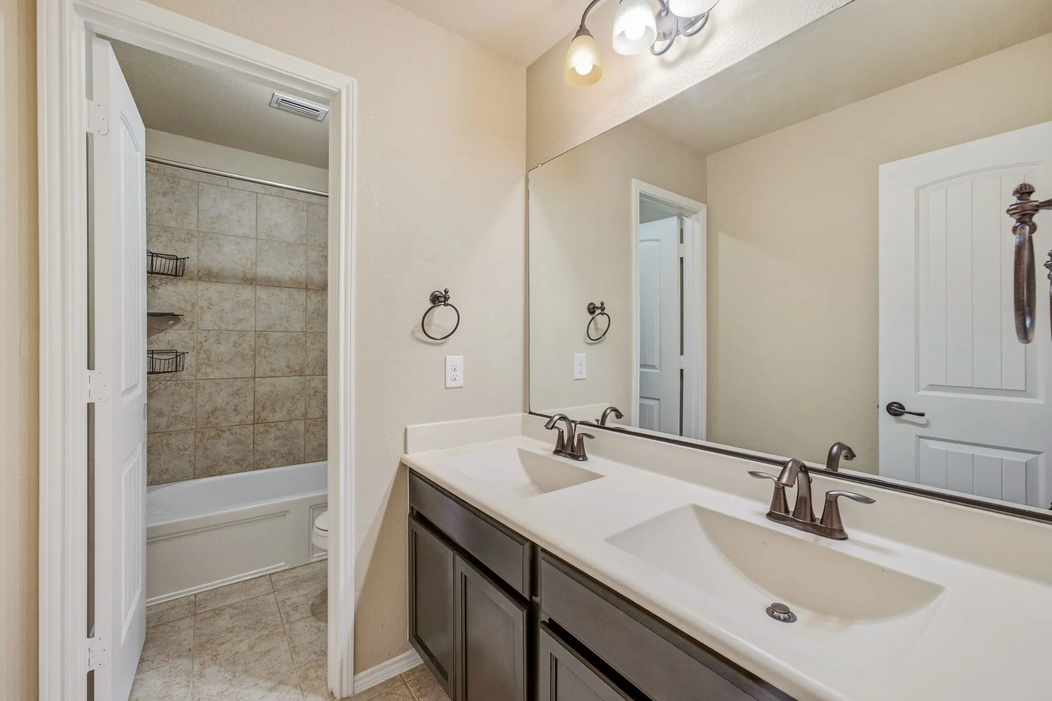 Single Family Residence For Sale in Tarrant County , 229 Pin Cushion Trail, Burleson, Texas 76028, 5 Bedrooms, 4 Bathrooms, Garage spaces, 3,117 Sqft, built in 2013, Price $425,000, mls#21338270, Real Estate Agent in Burleson, Homes For Sale in Tarrant county, Homes For Sale in Burleson, Realtor in Burleson Texas, Real Estate Brokerage Independent Realty Texas, Luminita Cordes Realtor