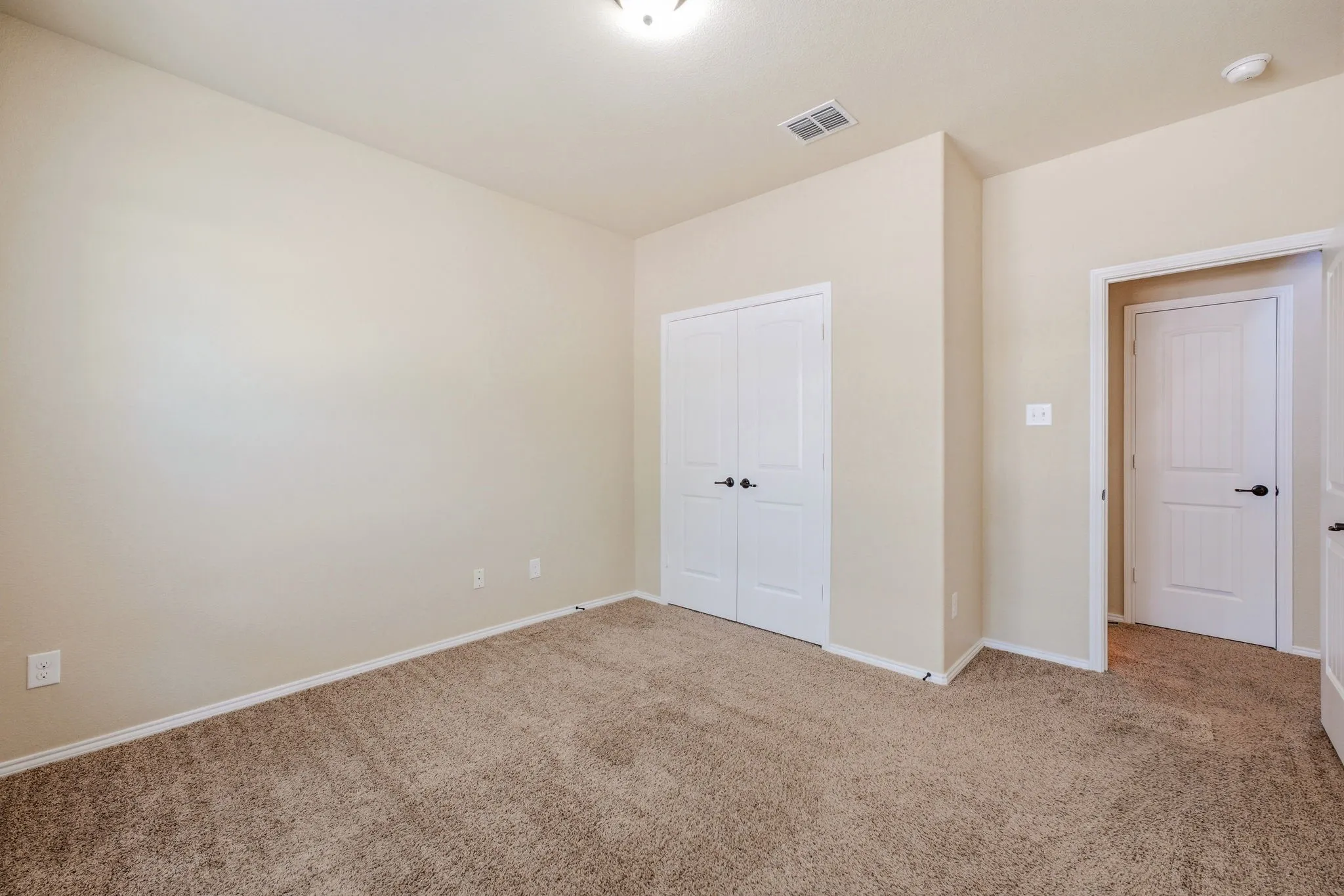 Single Family Residence For Sale in Tarrant County , 229 Pin Cushion Trail, Burleson, Texas 76028, 5 Bedrooms, 4 Bathrooms, Garage spaces, 3,117 Sqft, built in 2013, Price $425,000, mls#21338270, Real Estate Agent in Burleson, Homes For Sale in Tarrant county, Homes For Sale in Burleson, Realtor in Burleson Texas, Real Estate Brokerage Independent Realty Texas, Luminita Cordes Realtor