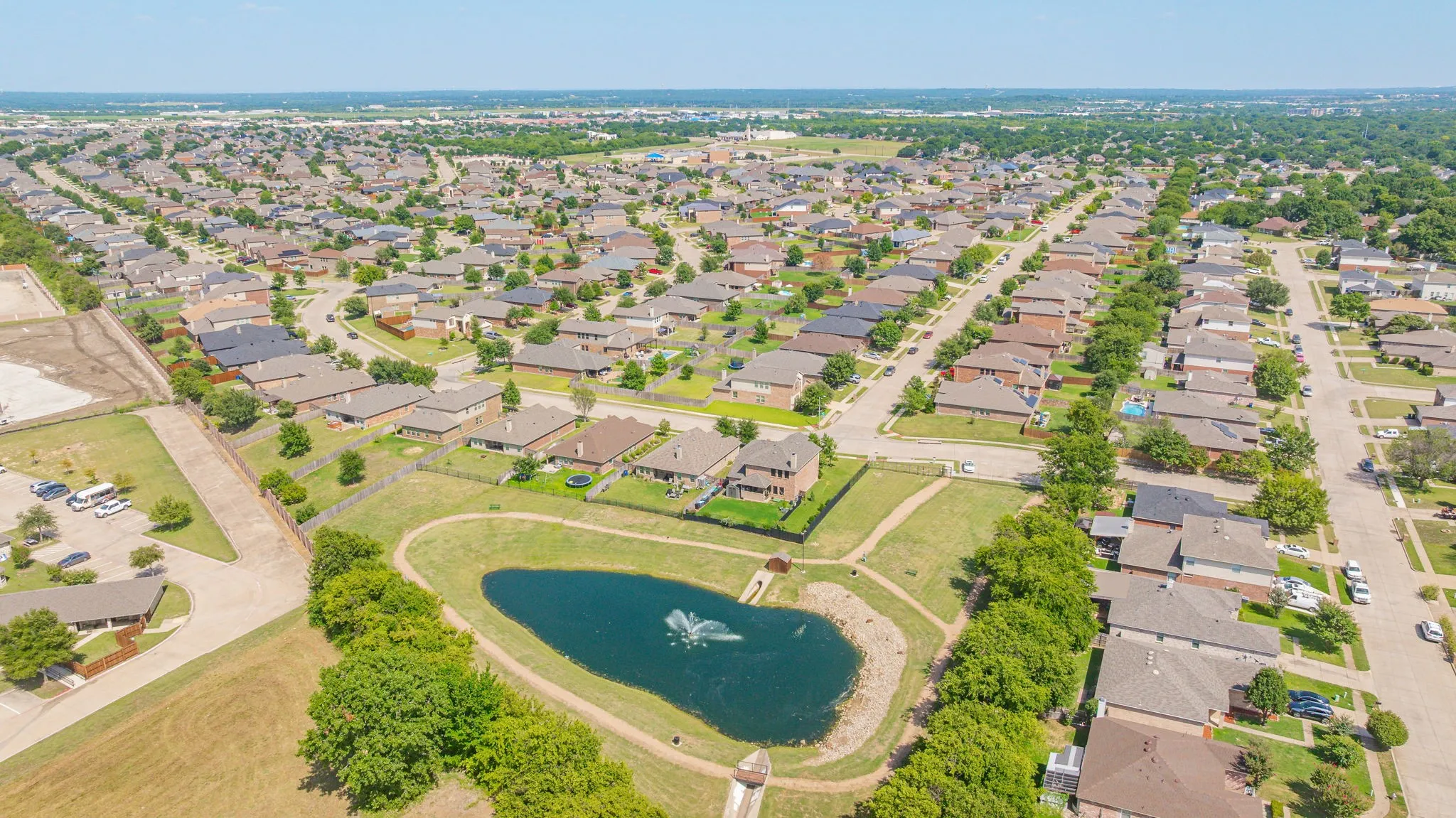Single Family Residence For Sale in Tarrant County , 229 Pin Cushion Trail, Burleson, Texas 76028, 5 Bedrooms, 4 Bathrooms, Garage spaces, 3,117 Sqft, built in 2013, Price $425,000, mls#21338270, Real Estate Agent in Burleson, Homes For Sale in Tarrant county, Homes For Sale in Burleson, Realtor in Burleson Texas, Real Estate Brokerage Independent Realty Texas, Luminita Cordes Realtor
